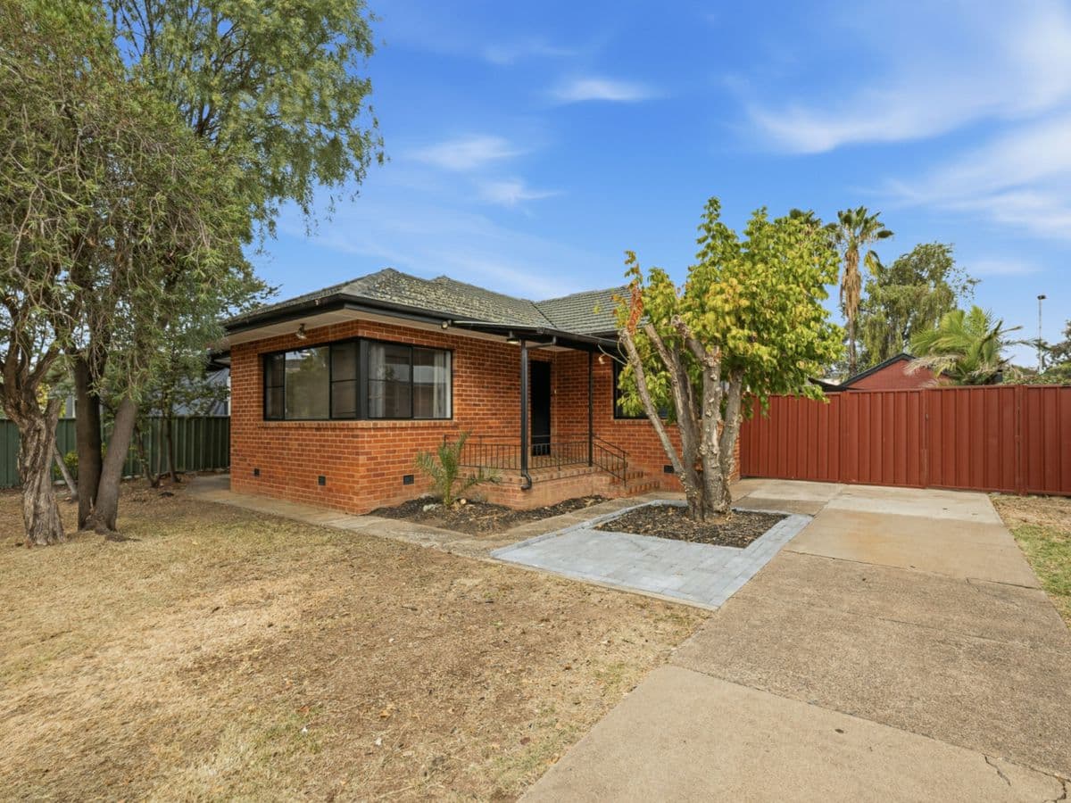 22 Gunnedah Road, TAMWORTH, Tamworth - Image 1