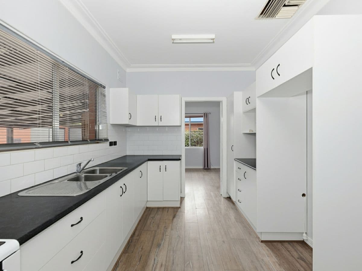 22 Gunnedah Road, TAMWORTH, Tamworth - Thumbnail 2