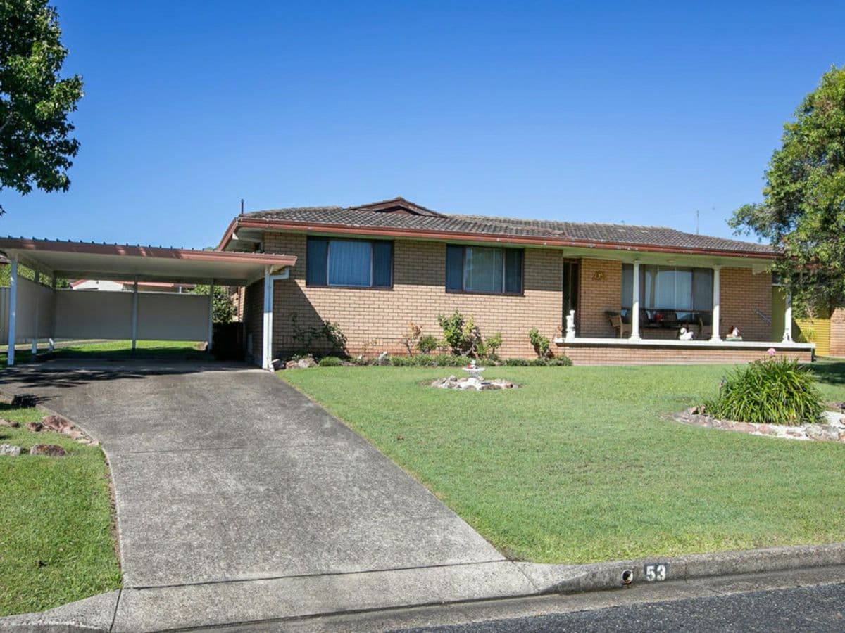 53 Dawson Crescent, GLOUCESTER, Gloucester - Thumbnail 2