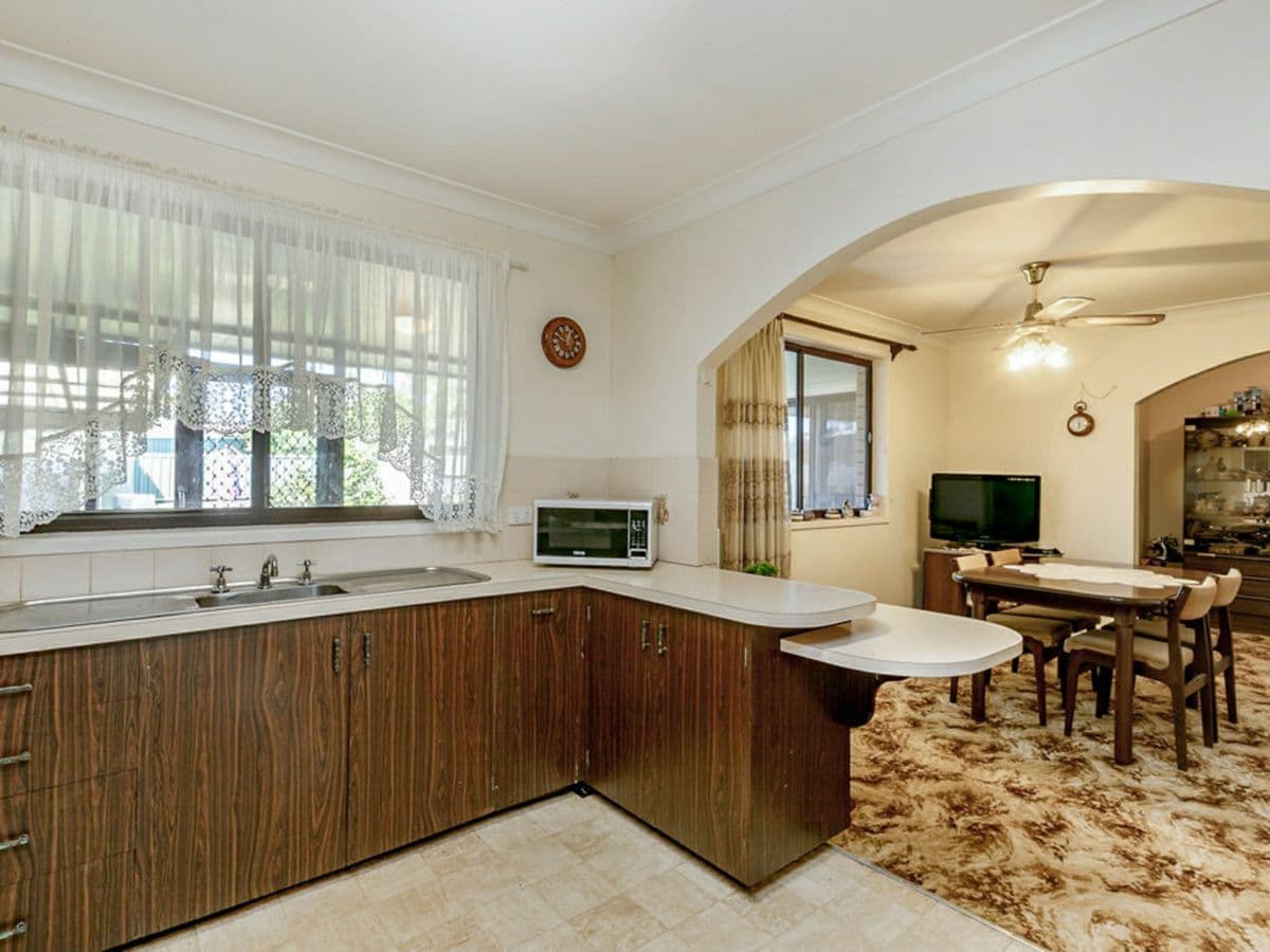 53 Dawson Crescent, GLOUCESTER, Gloucester - Thumbnail 4