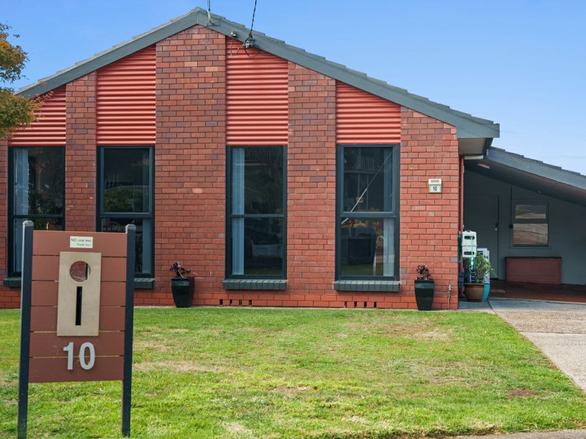10 Sharon Court, DEVONPORT, Devonport - Thumbnail 2