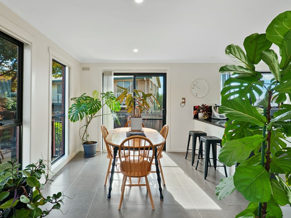 10 Sharon Court, DEVONPORT, Devonport - Thumbnail 7