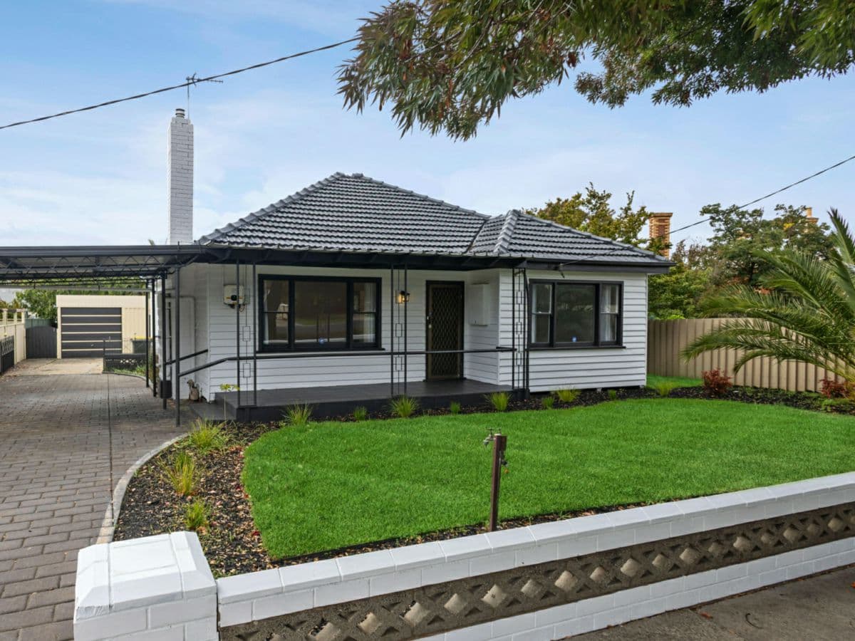 6 Olympic Parade, KANGAROO FLAT, Kangaroo Flat - Image 1