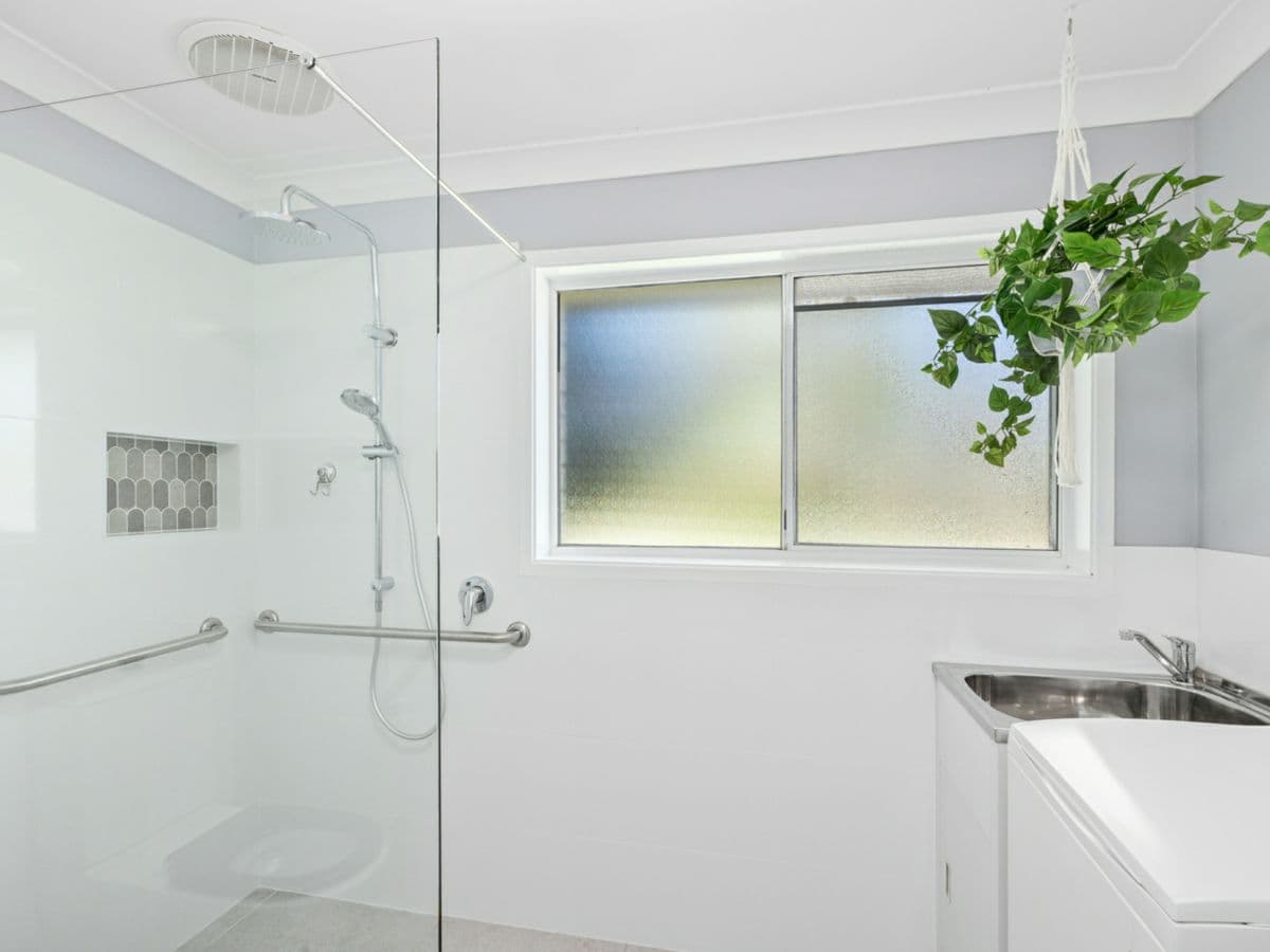 1/2 Rodney Close, LAKE MUNMORAH, Lake Munmorah - Thumbnail 6