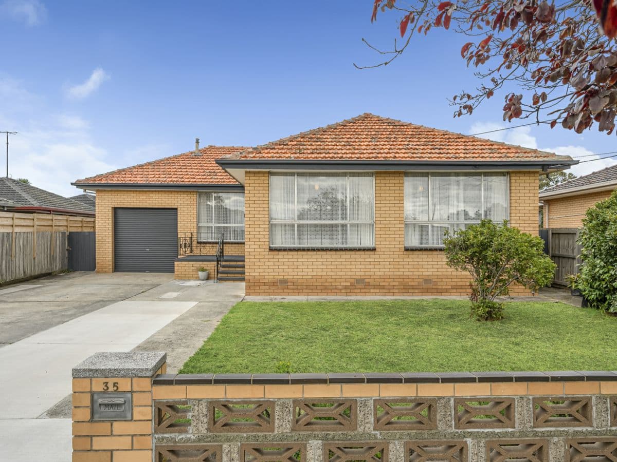 35 Libau Avenue, BELL PARK, Bell Park - Image 1