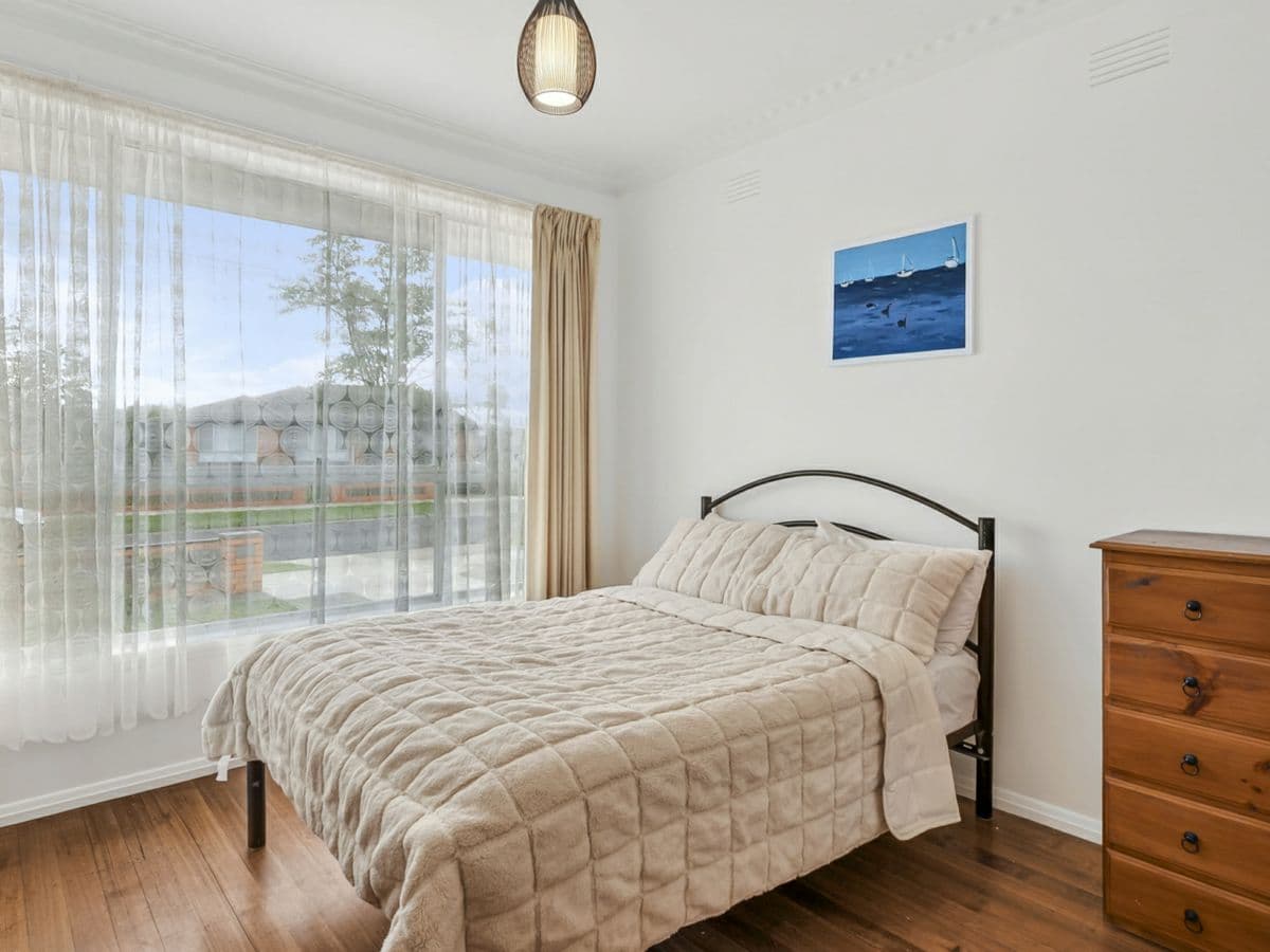 35 Libau Avenue, BELL PARK, Bell Park - Thumbnail 6