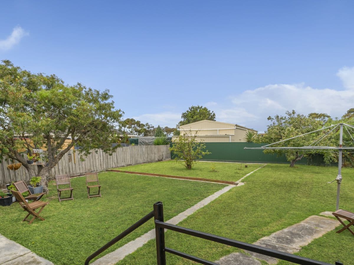 35 Libau Avenue, BELL PARK, Bell Park - Thumbnail 8