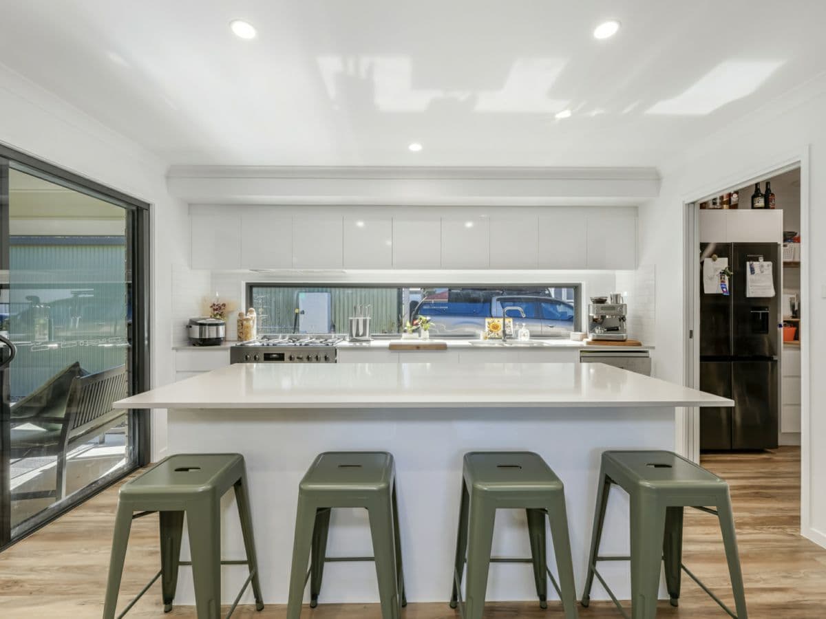 37 Regency Road, MOORE PARK BEACH, Moore Park Beach - Thumbnail 5