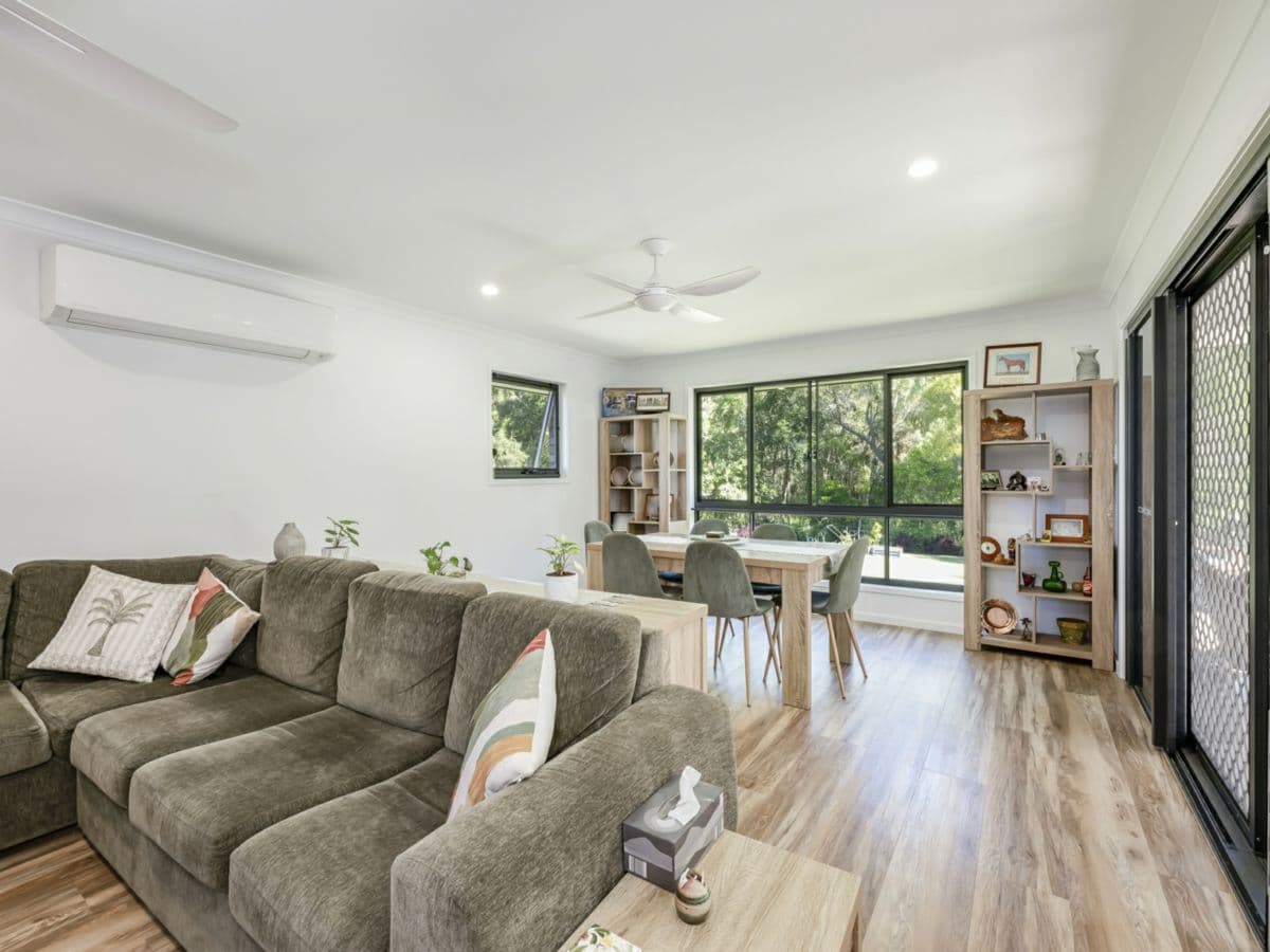 37 Regency Road, MOORE PARK BEACH, Moore Park Beach - Thumbnail 6