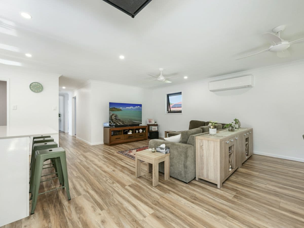 37 Regency Road, MOORE PARK BEACH, Moore Park Beach - Thumbnail 7