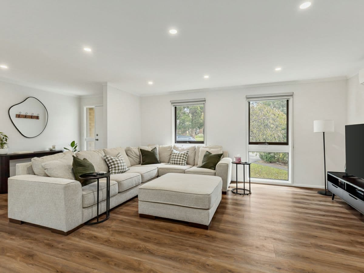 9 Collins Grove, CROYDON NORTH, Croydon North - Thumbnail 4