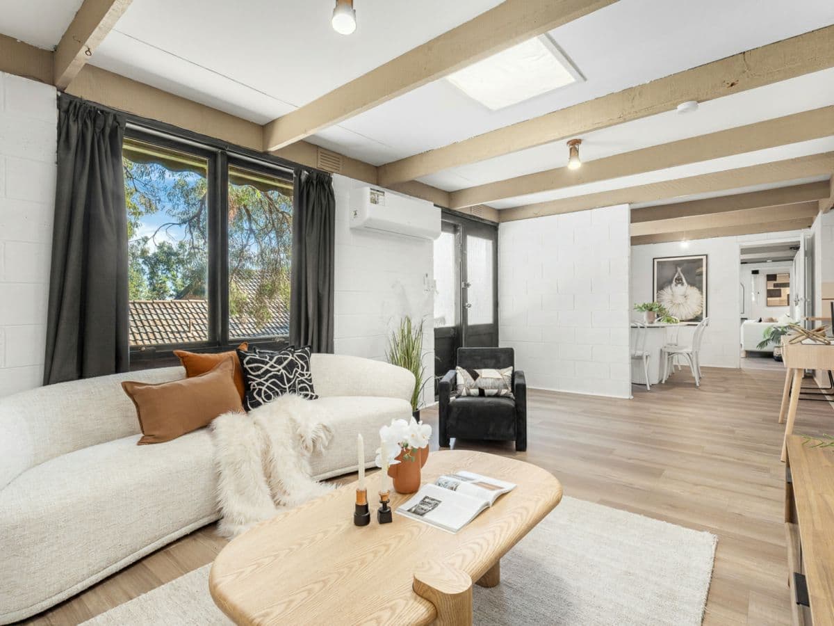 35 Myoora Drive, MOOROOLBARK, Mooroolbark - Thumbnail 3