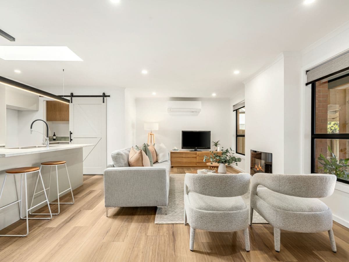 4 Sophie Street, KILSYTH, Kilsyth - Thumbnail 2