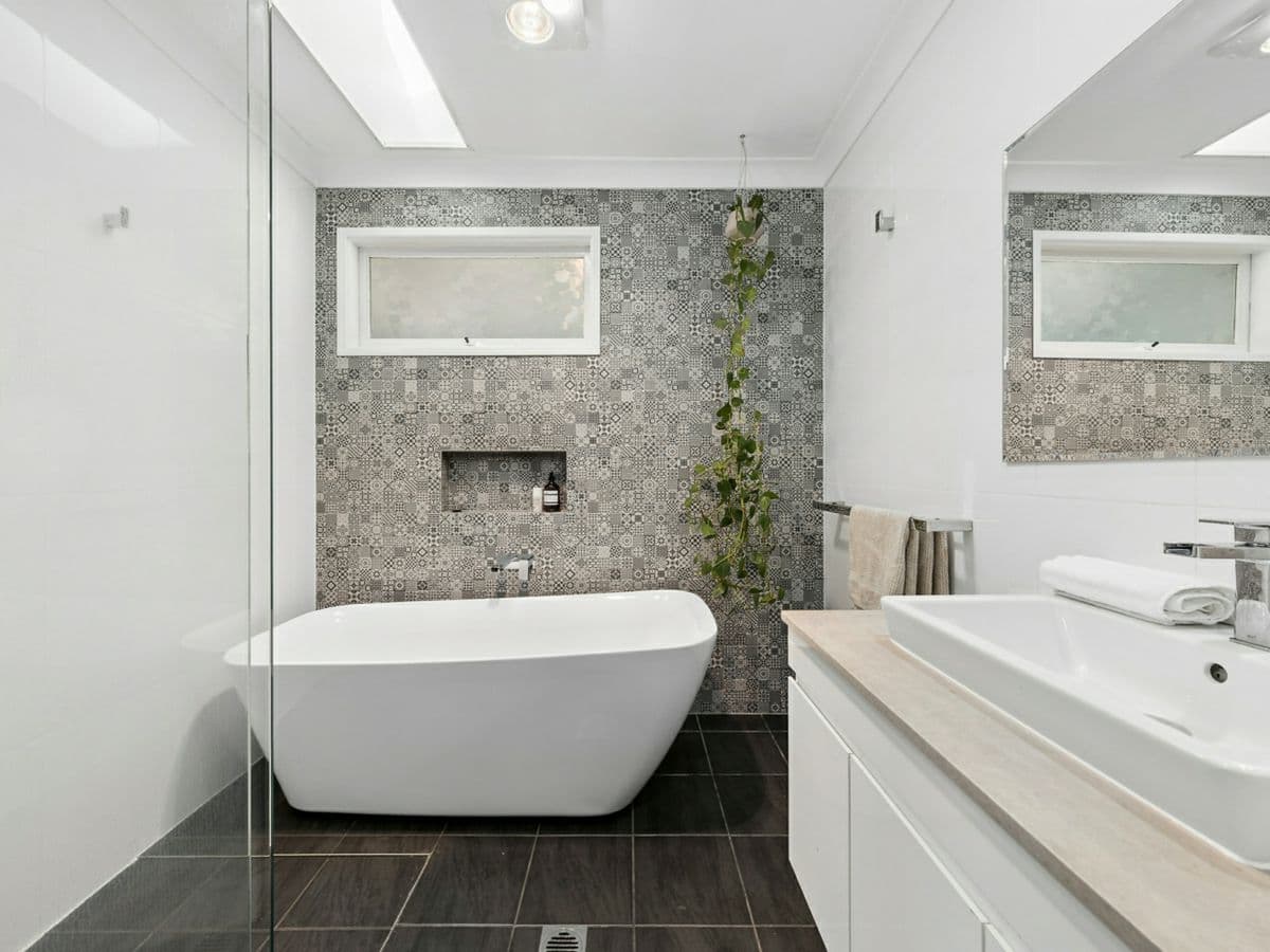 33 Cambridge Drive, RANKIN PARK, Rankin Park - Thumbnail 7