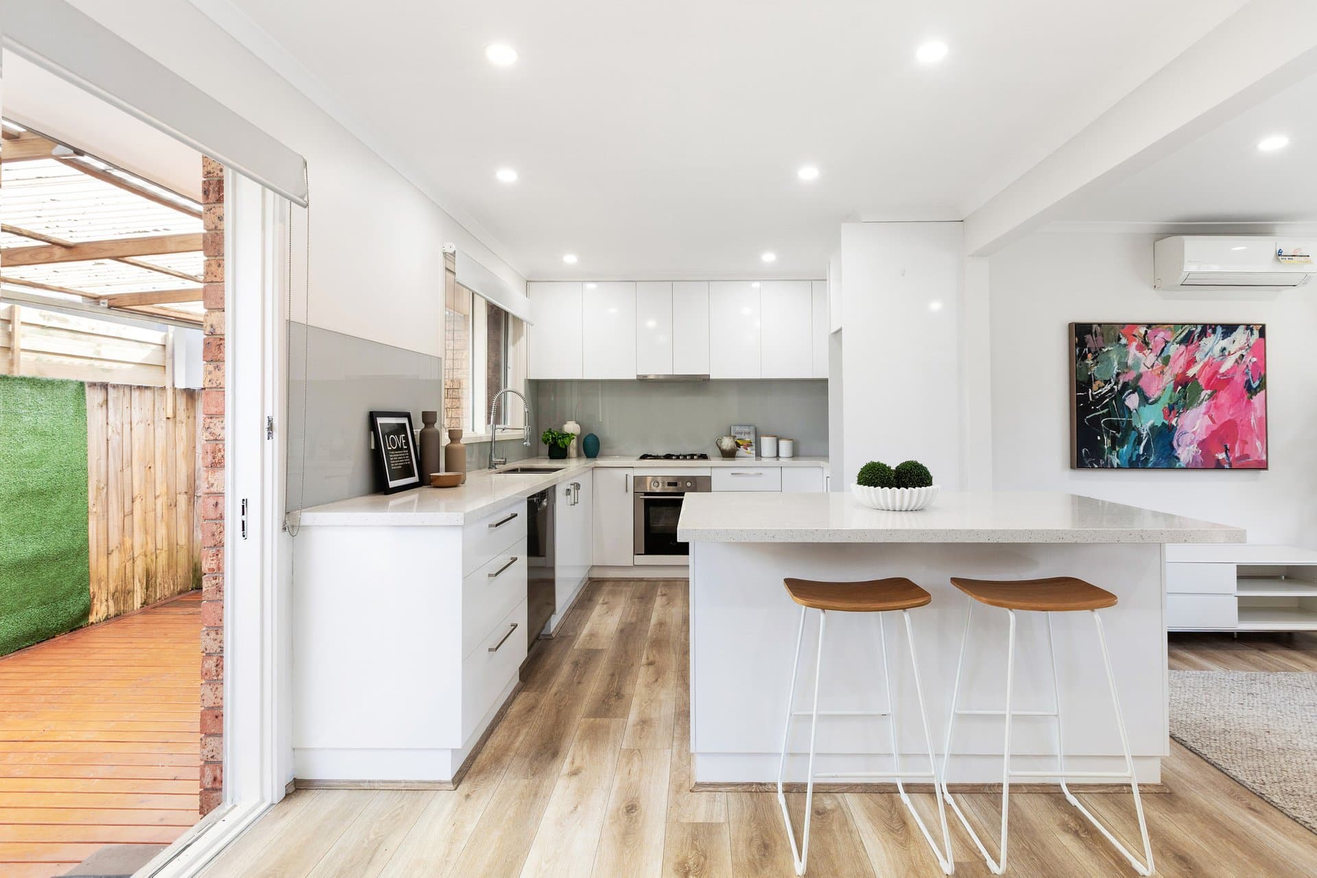 2/144-146 Kangaroo Road, Hughesdale - Thumbnail 3