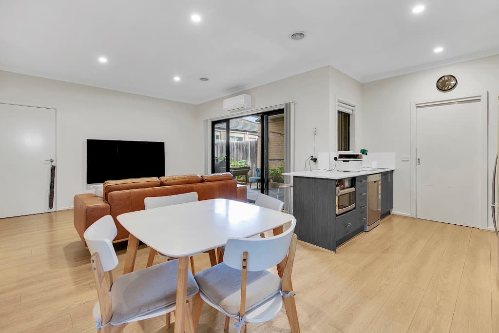 1/20 Lady Penrhyn Drive, Wyndham Vale, VIC, 3024, Wyndham Vale - Thumbnail 3