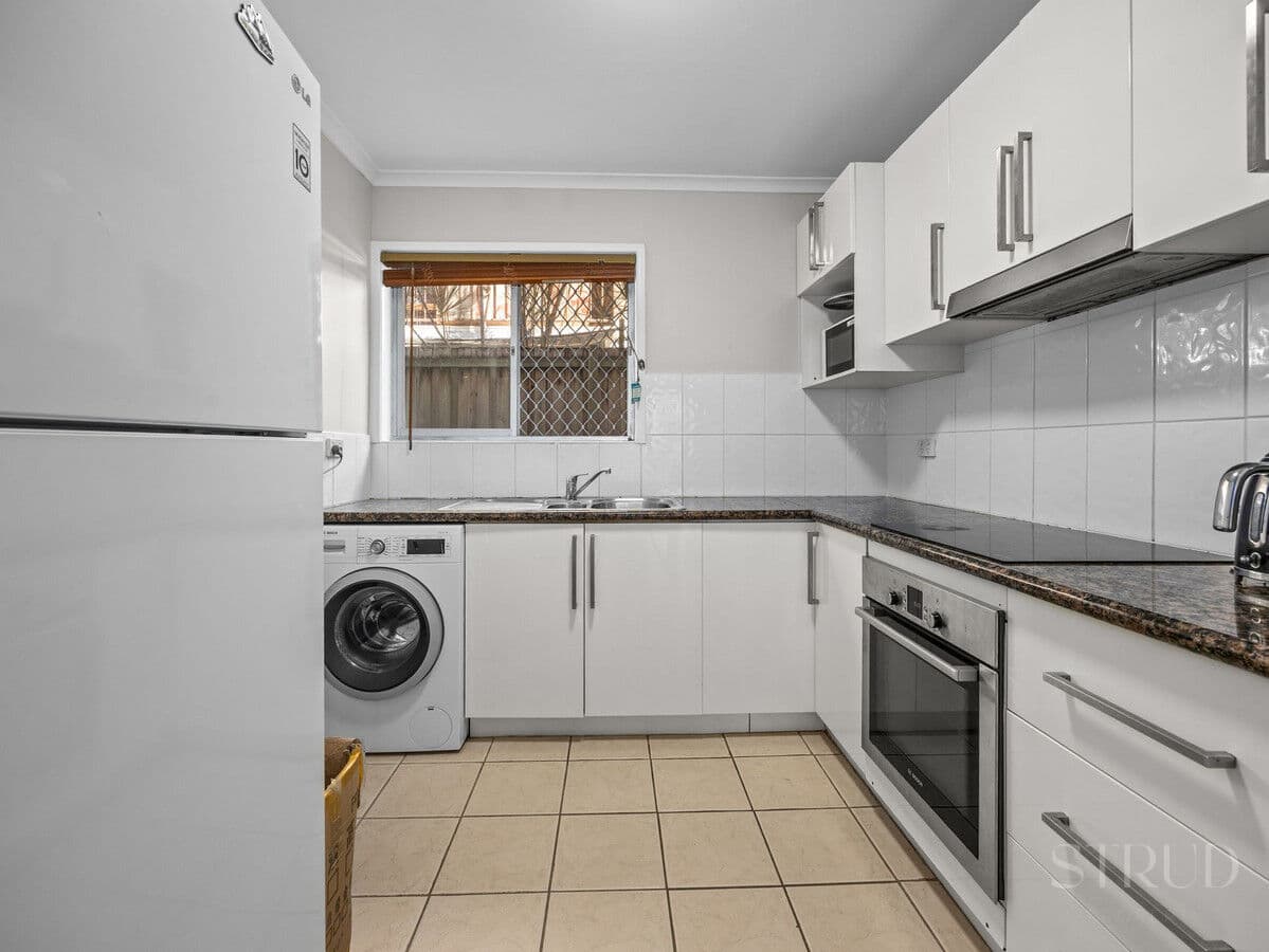 2 / 23 Darrambal Street, Chevron Island QLD 4217, Surfers Paradise - Thumbnail 3
