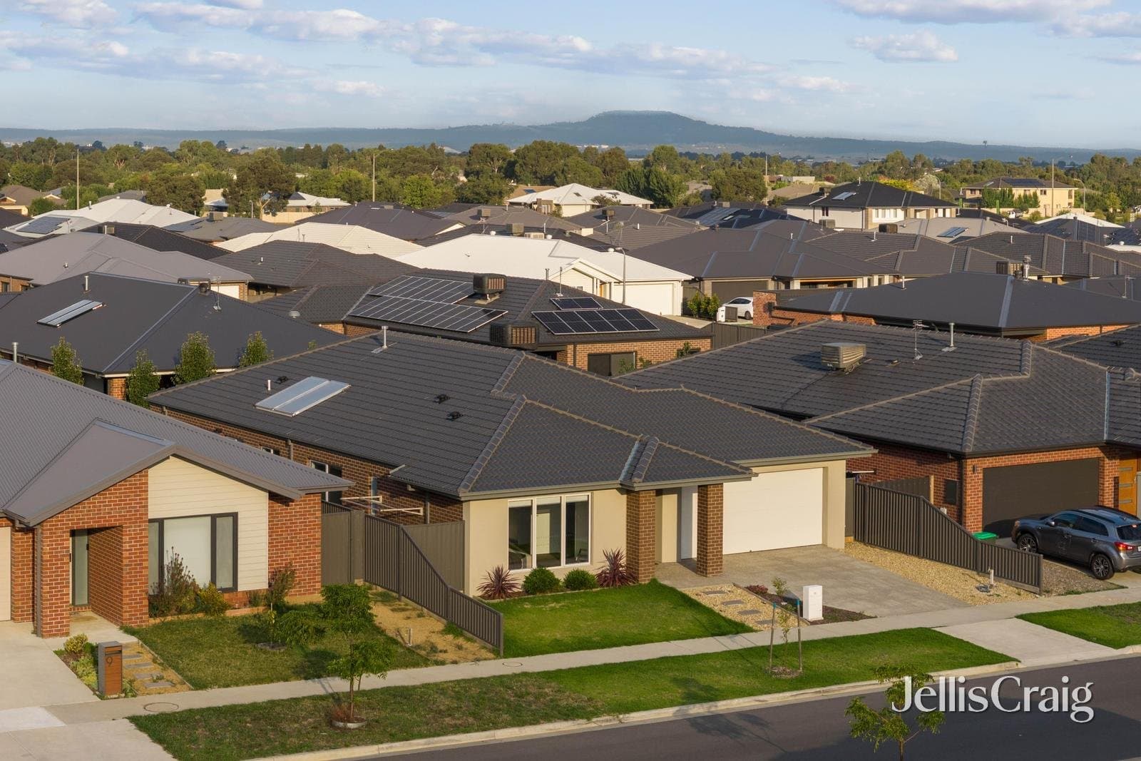 11 Pernonie Street, Lucas, Lucas - Image 1