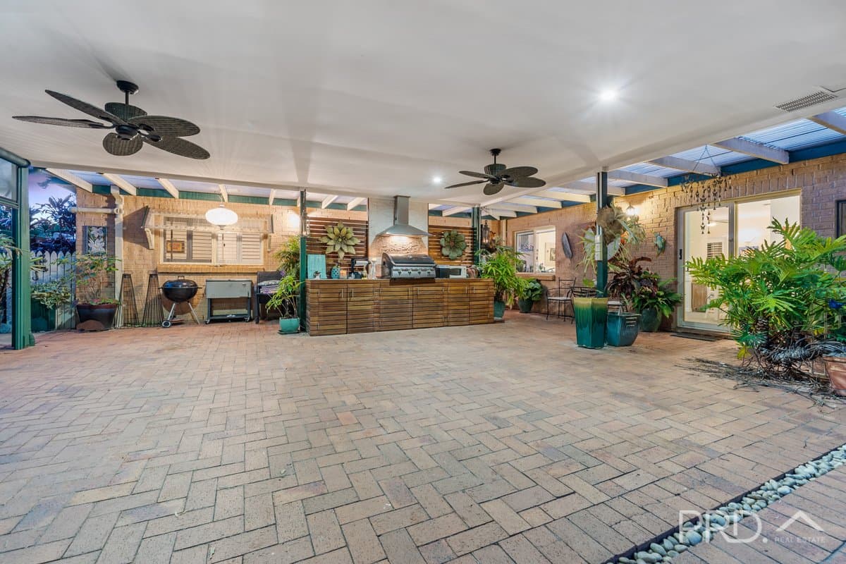 22 TRAFALGAR Drive, VICTORIA POINT QLD 4165, Victoria Point - Thumbnail 3