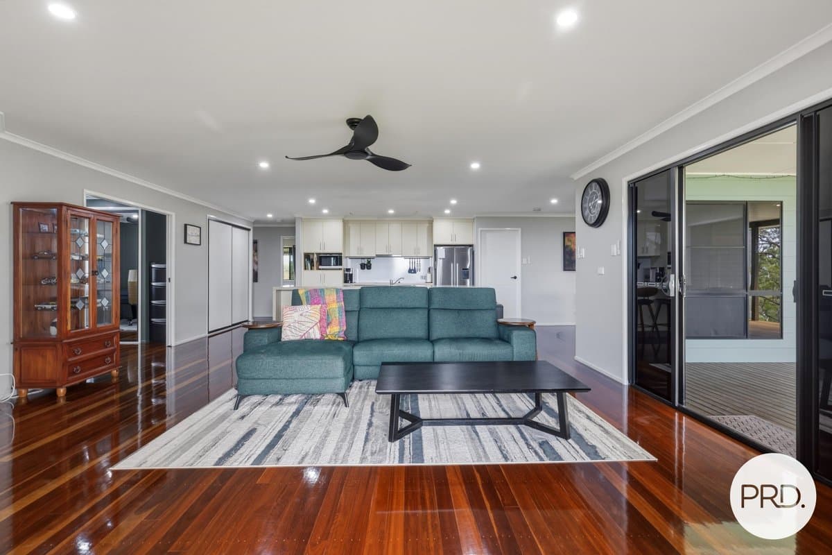38 Seaview Court, SARINA QLD 4737, Sarina - Thumbnail 3