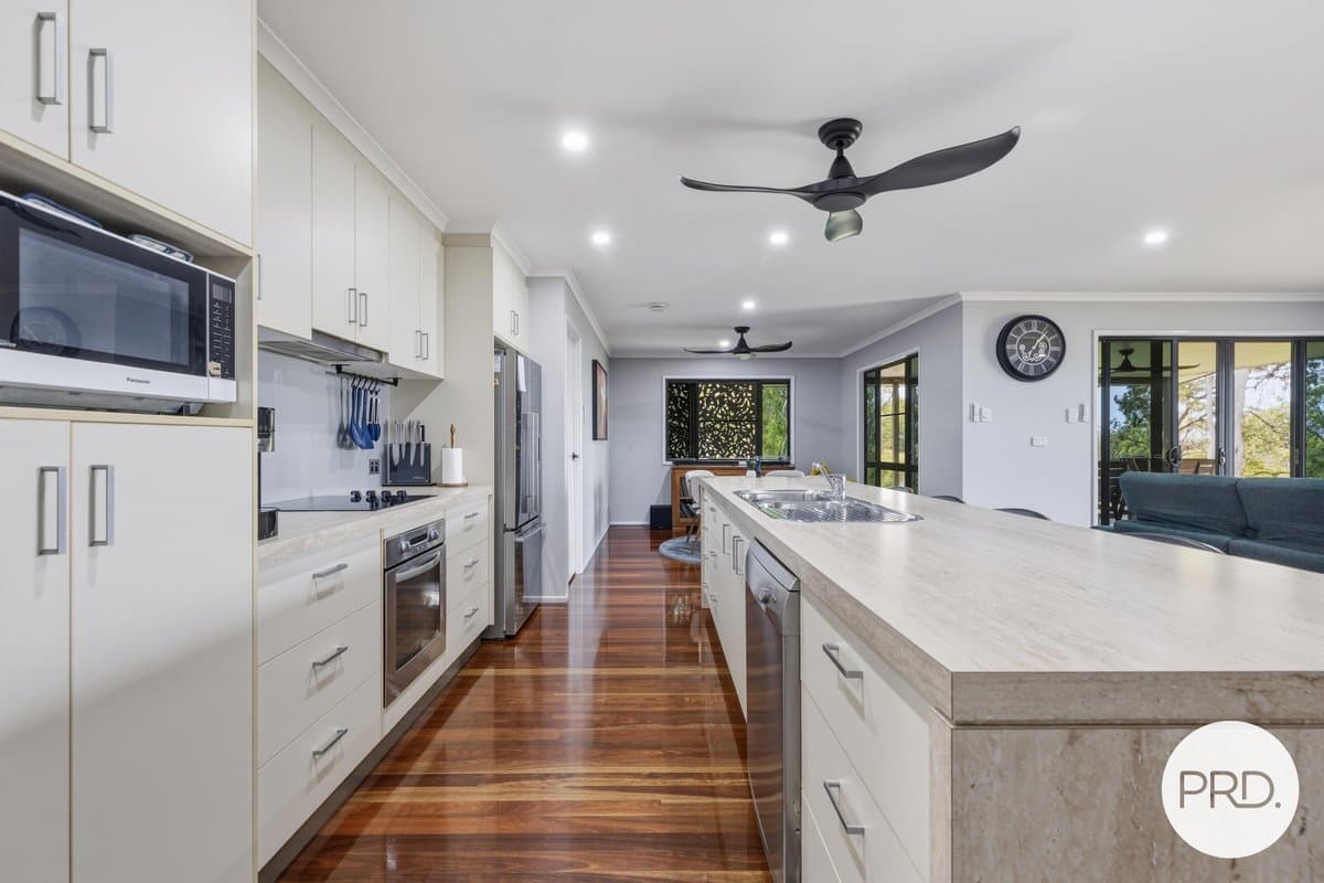 38 Seaview Court, SARINA QLD 4737, Sarina - Thumbnail 6