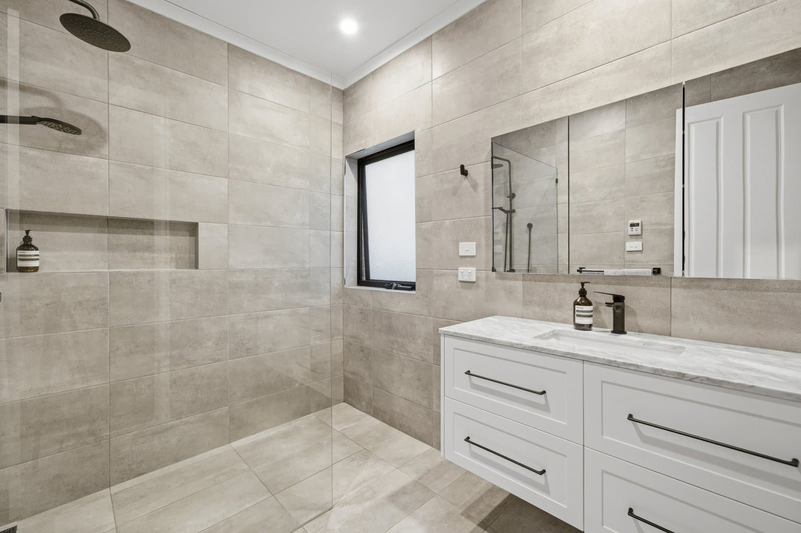 82 Murray Drive, Burwood, Burwood - Thumbnail 8