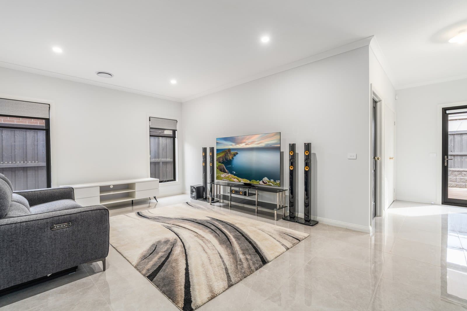 17 Farndale Drive, Lara, Lara - Thumbnail 8