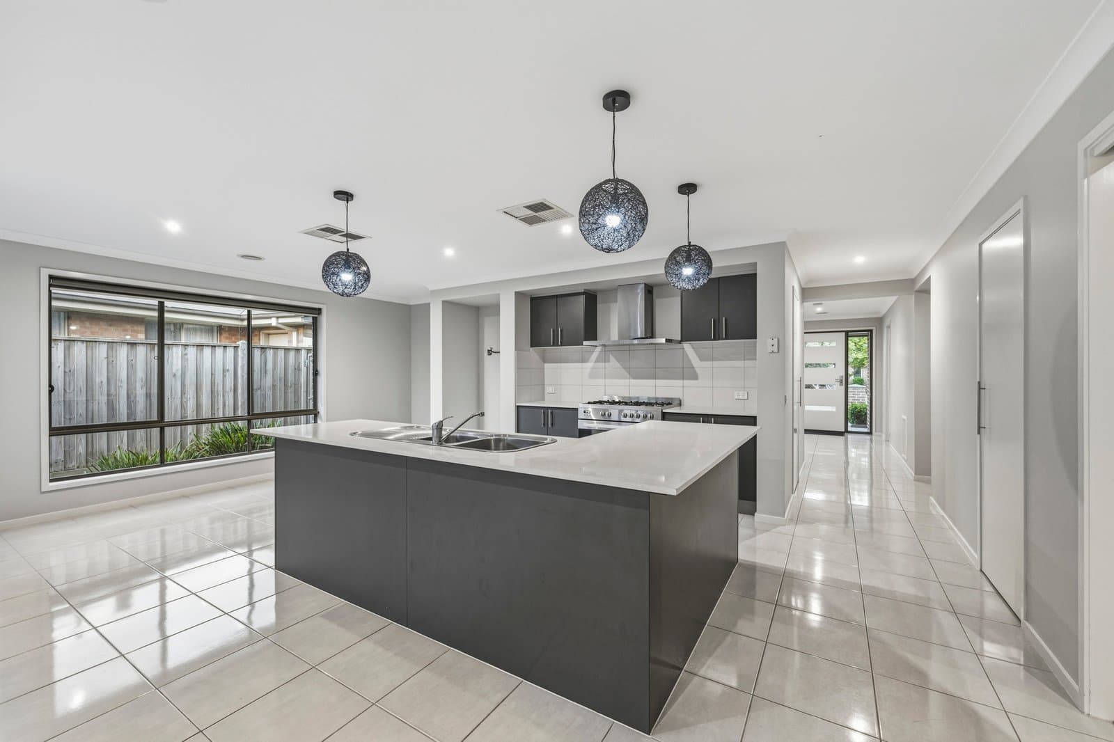 10 Bellington Drive, Alfredton, Alfredton - Thumbnail 2