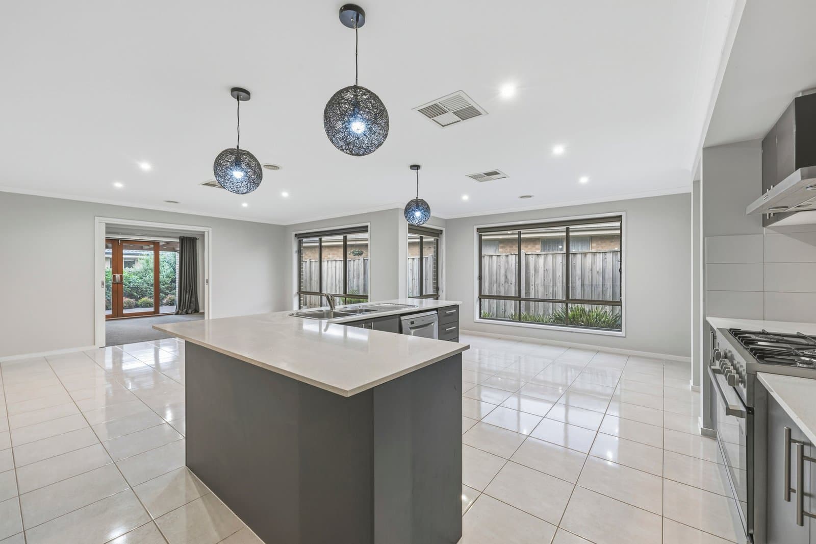 10 Bellington Drive, Alfredton, Alfredton - Thumbnail 3