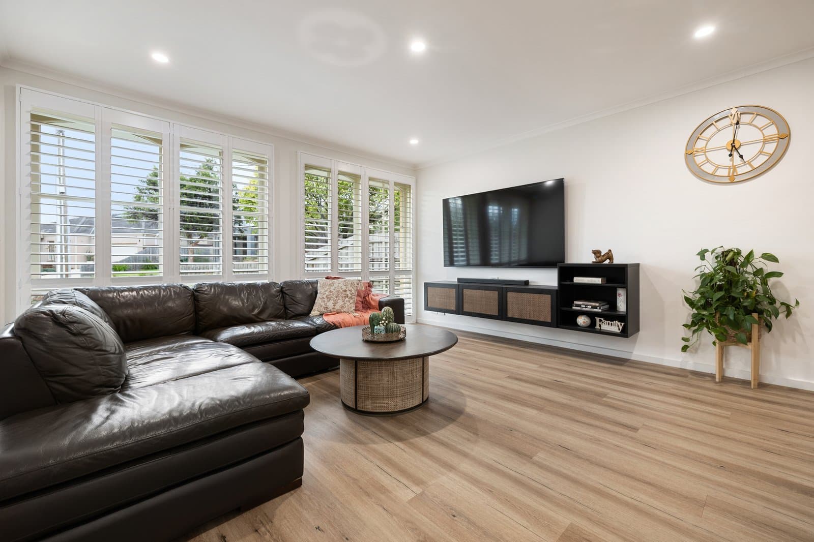 6 Conrad Place, Wheelers Hill, Wheelers Hill - Thumbnail 2
