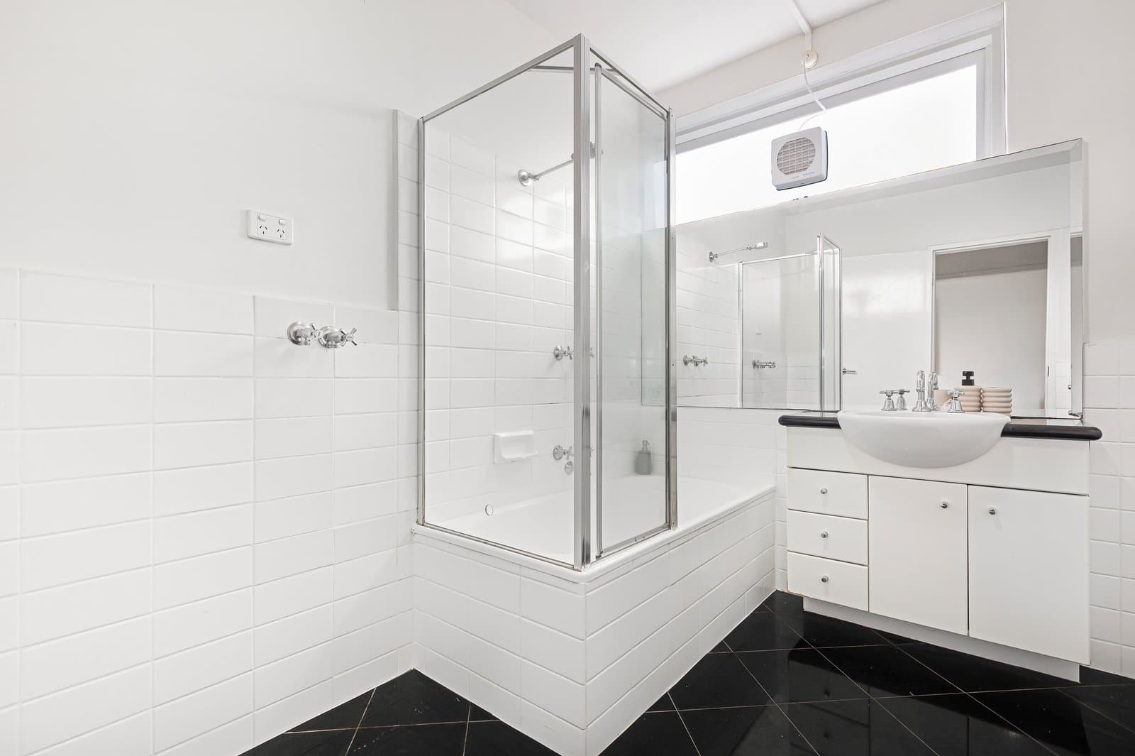 4/44 Robe Street, St Kilda, St Kilda - Thumbnail 7