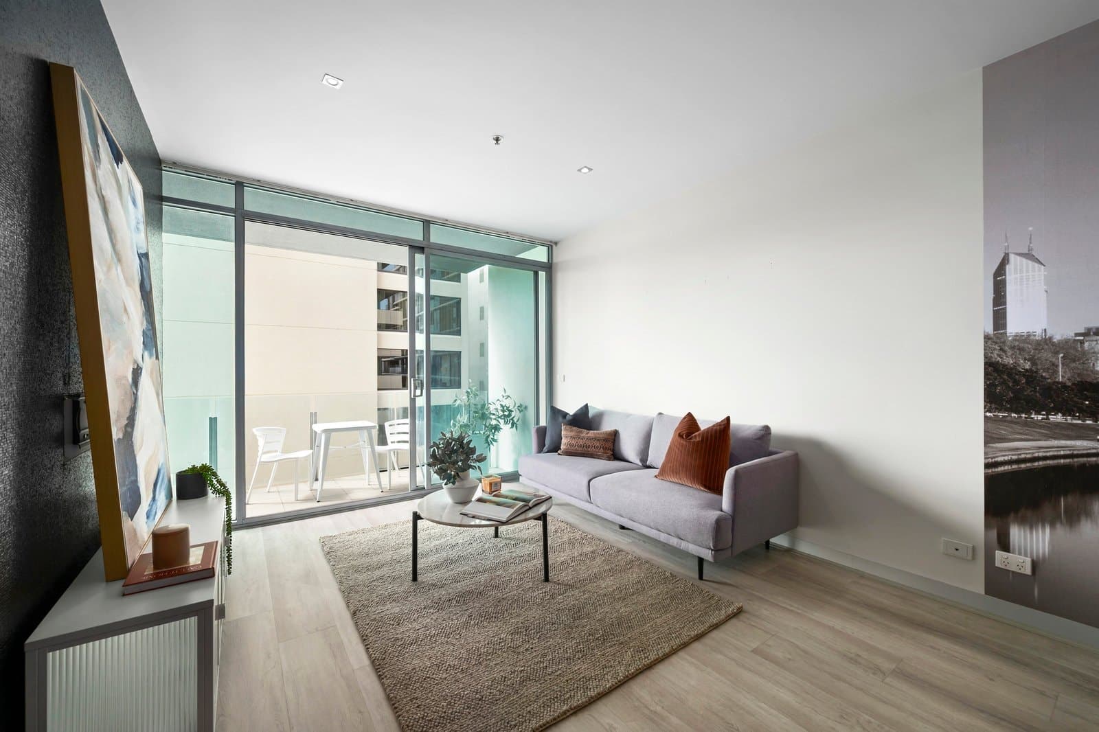 607/1 Roy Street, Melbourne - Thumbnail 2