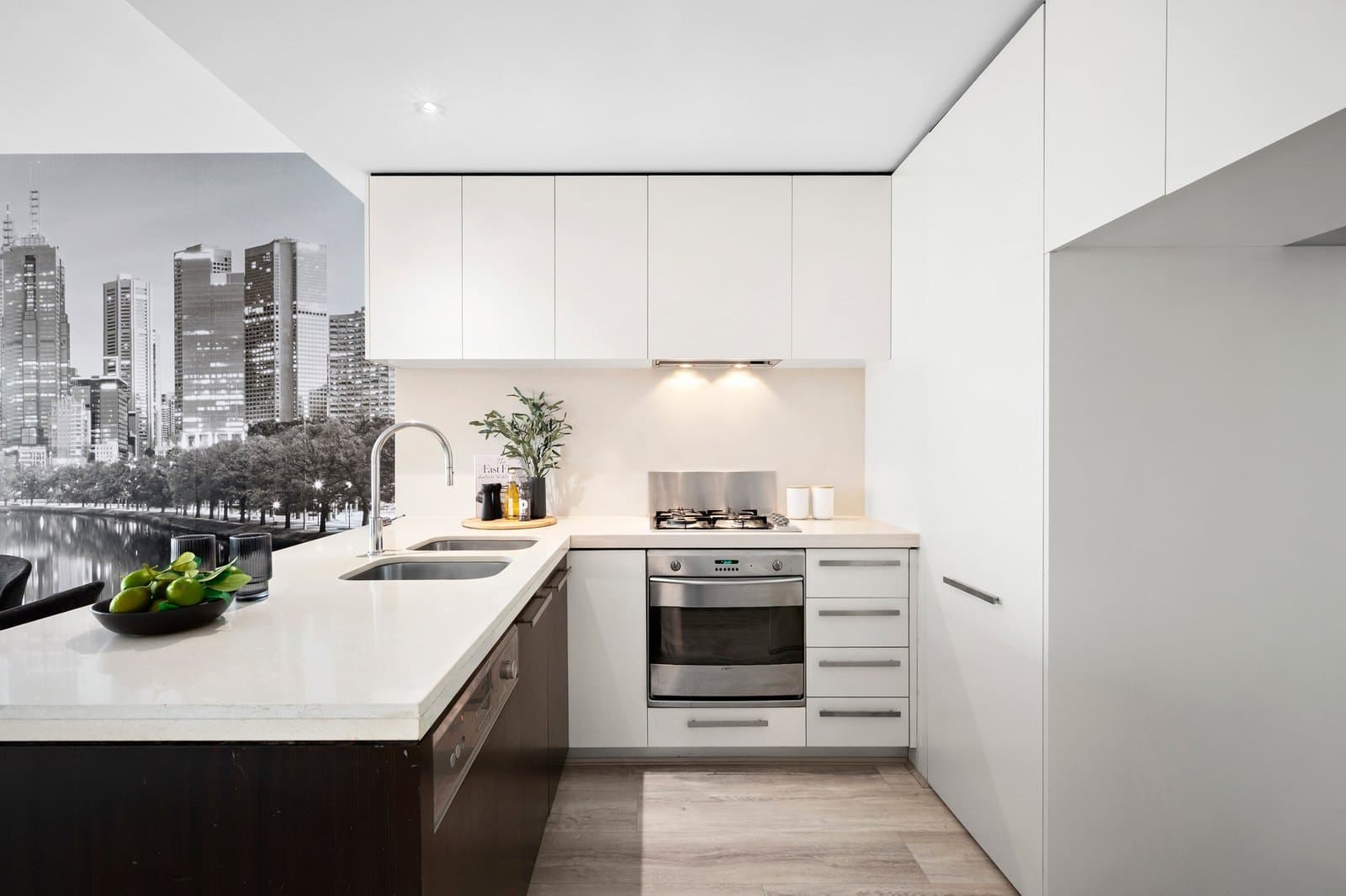 607/1 Roy Street, Melbourne - Thumbnail 4