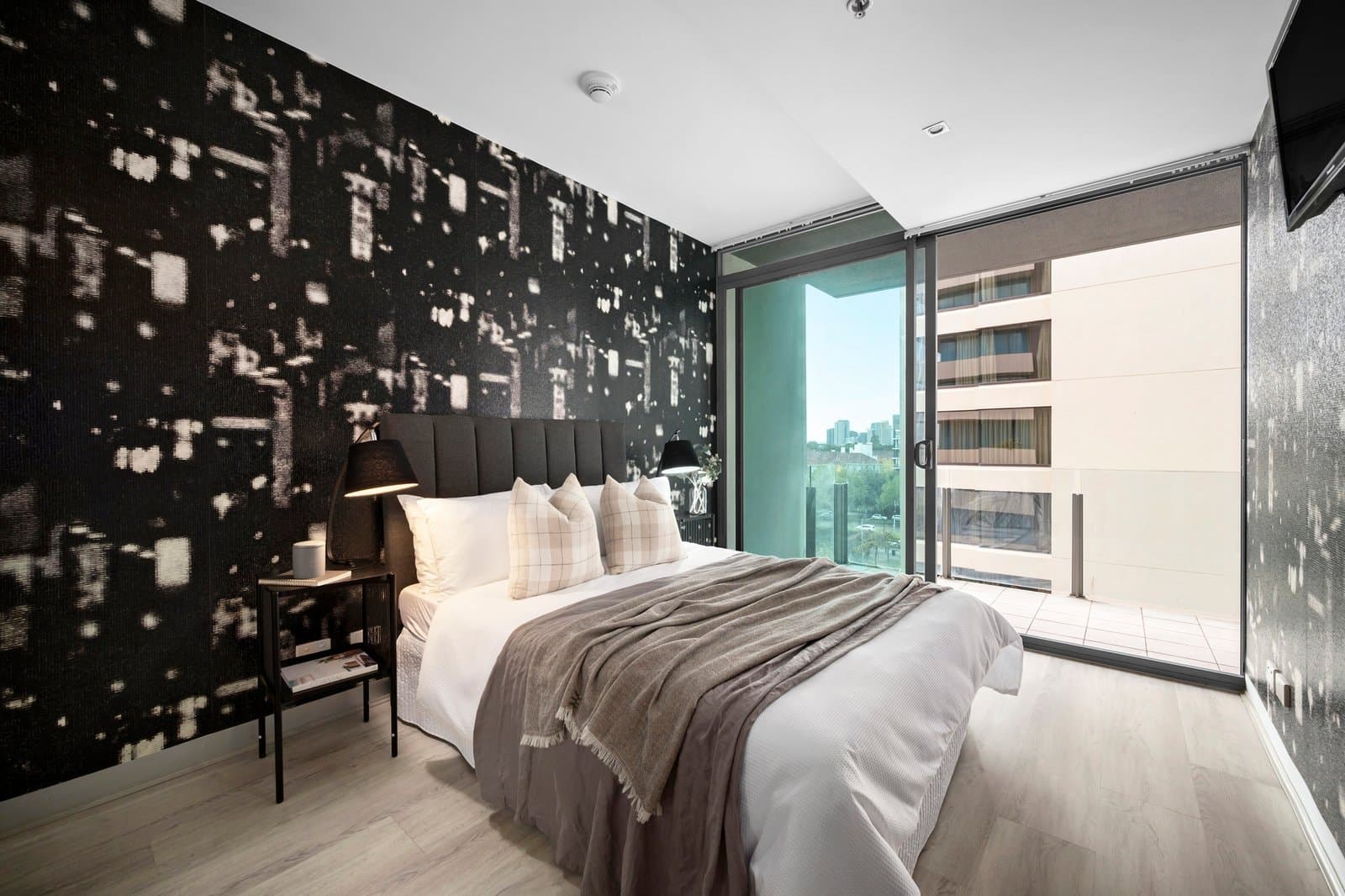 607/1 Roy Street, Melbourne - Thumbnail 5
