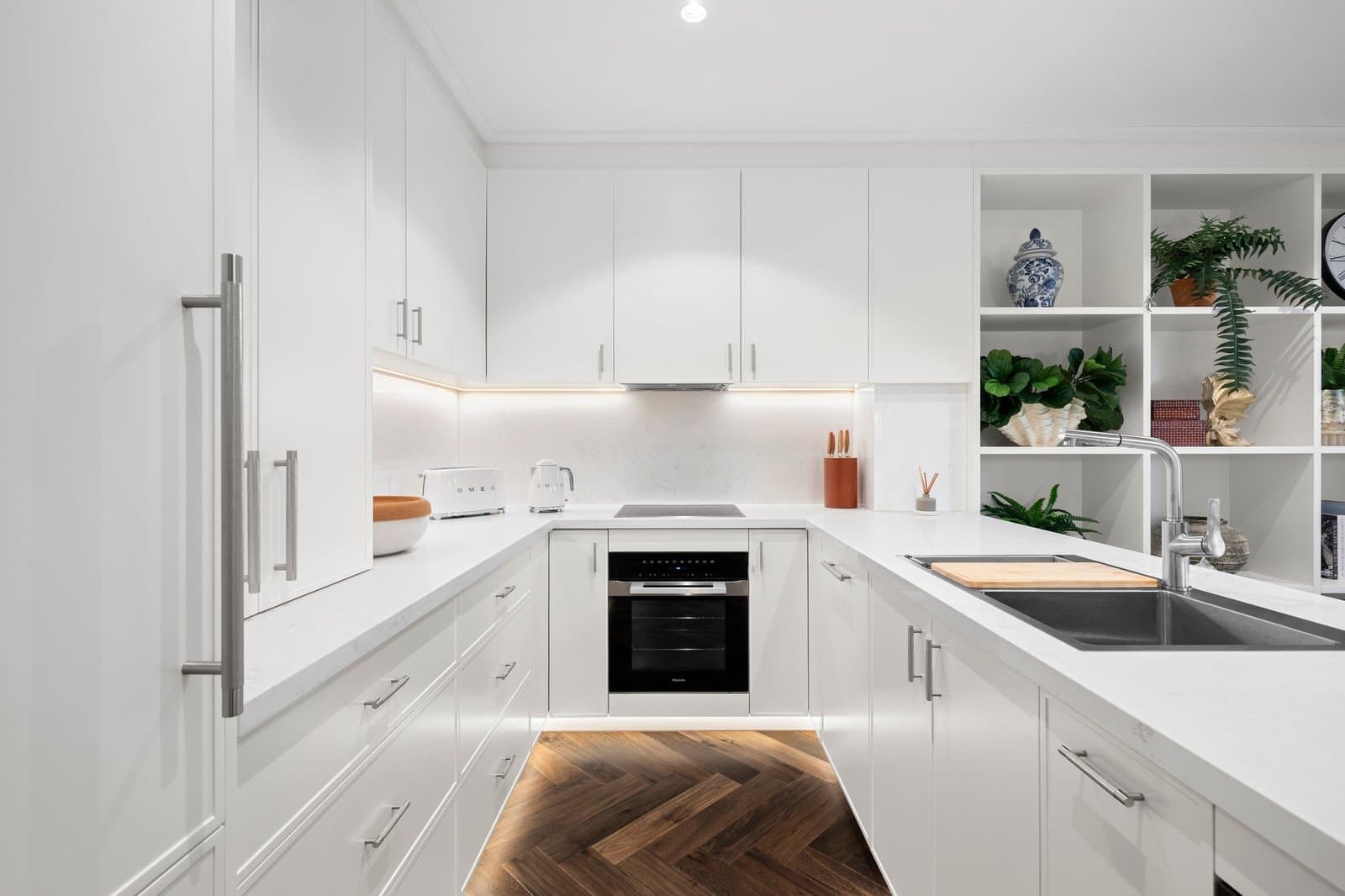 4/48 Esplanade West, Port Melbourne - Thumbnail 3