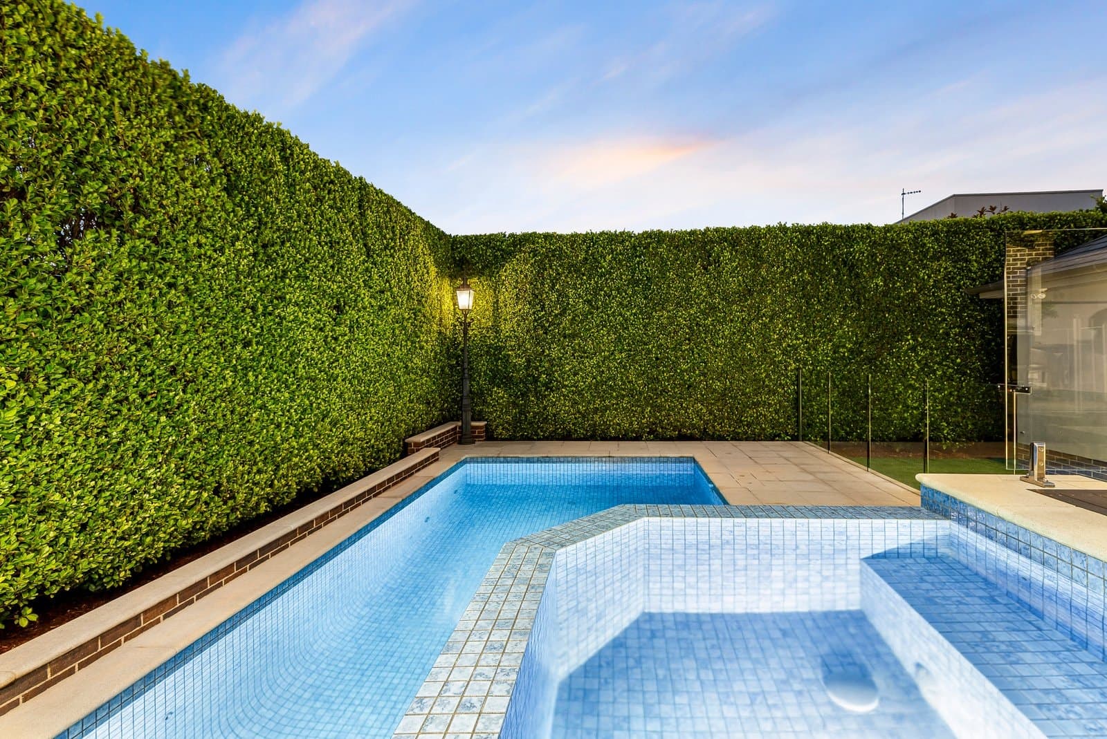 51 Erica Avenue, Glen Iris - Thumbnail 3