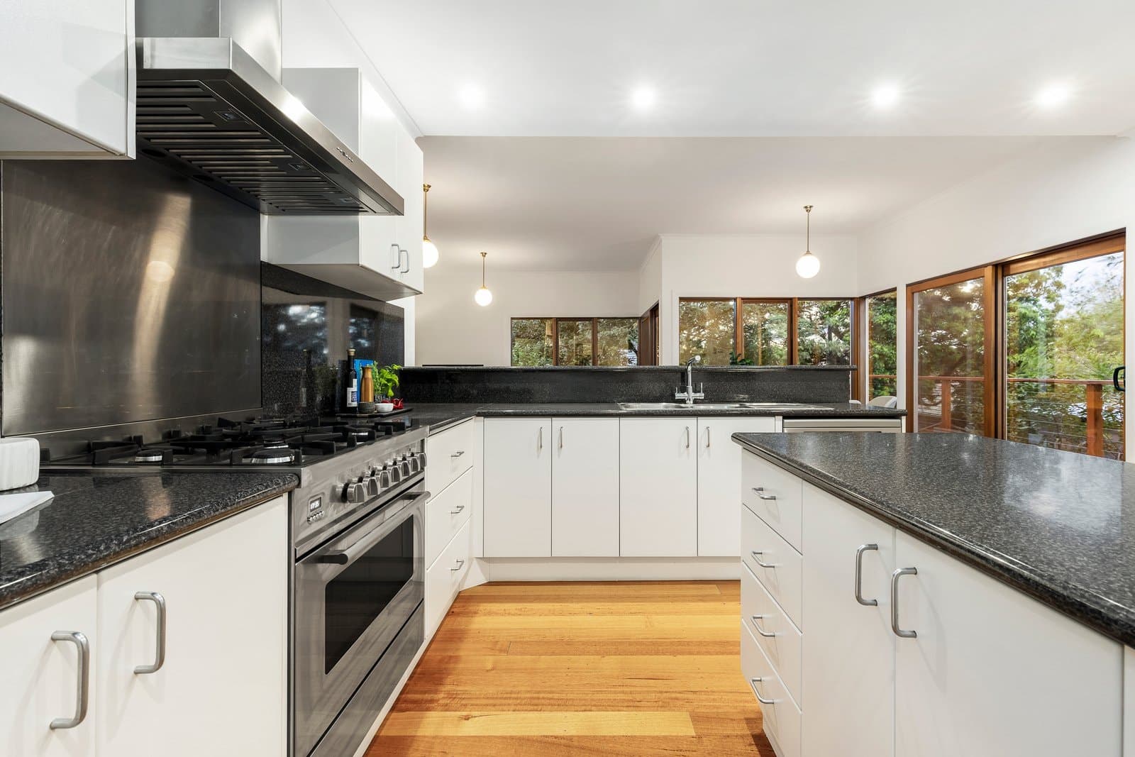 73 Windella Avenue, Kew East - Thumbnail 4