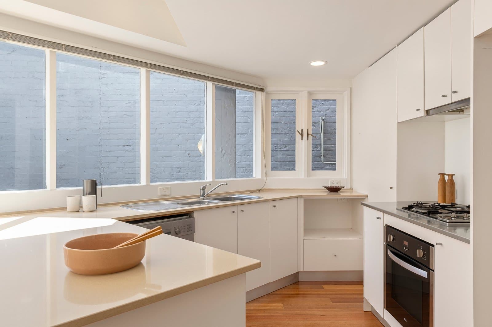 65 Fairbairn Road, Toorak - Thumbnail 4