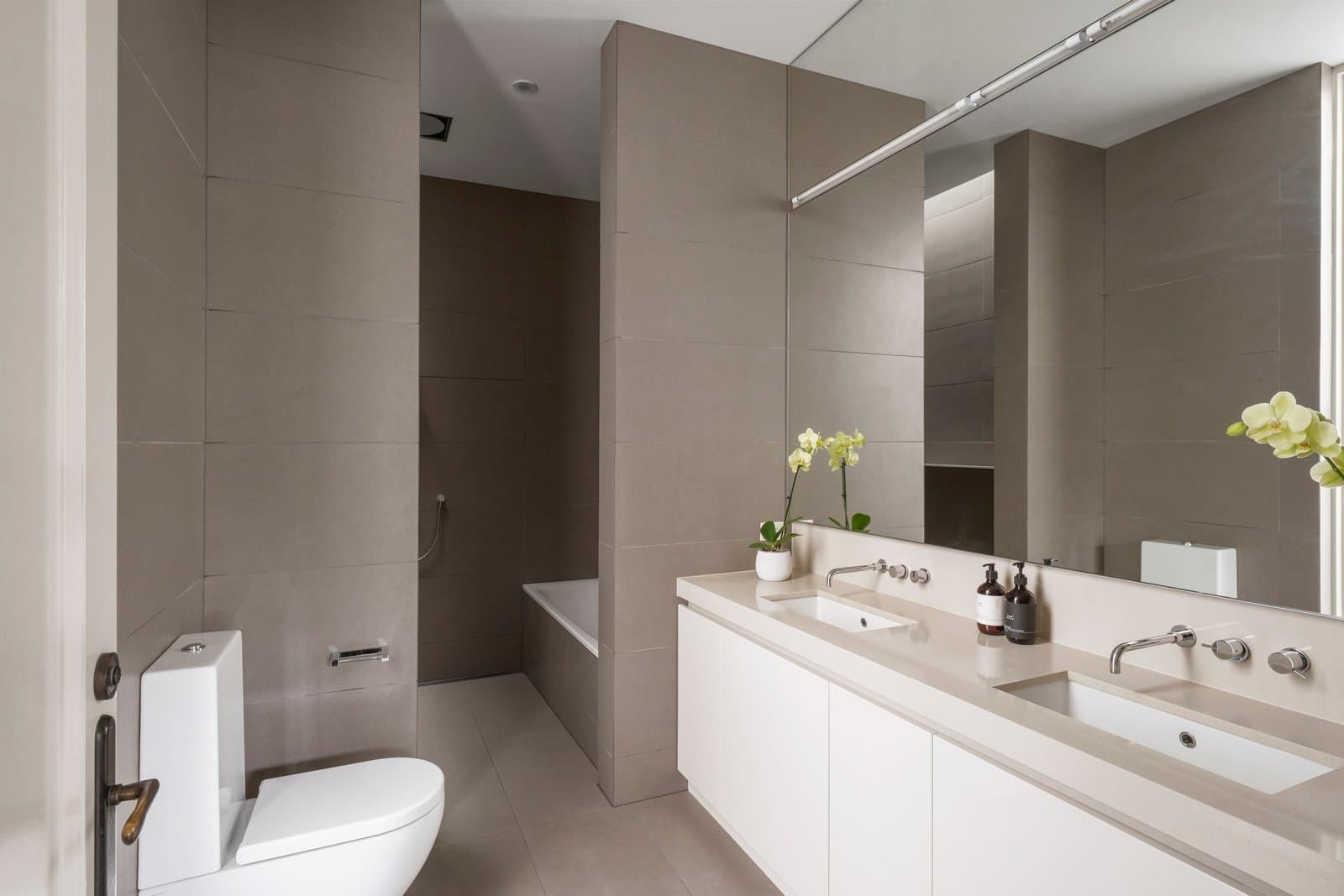 6 Norman Avenue, South Yarra - Thumbnail 8