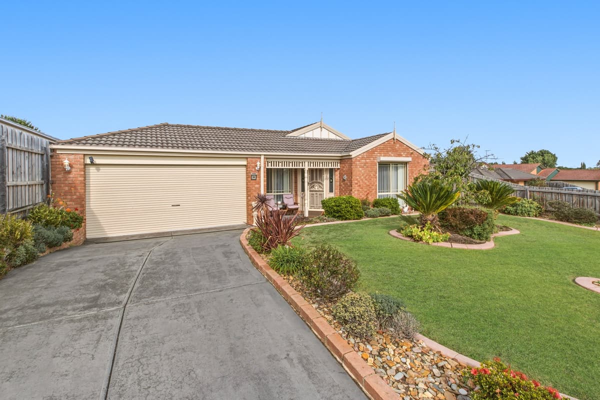 34 Brentwood Drive, Cranbourne North VIC 3977, Cranbourne North - Thumbnail 2