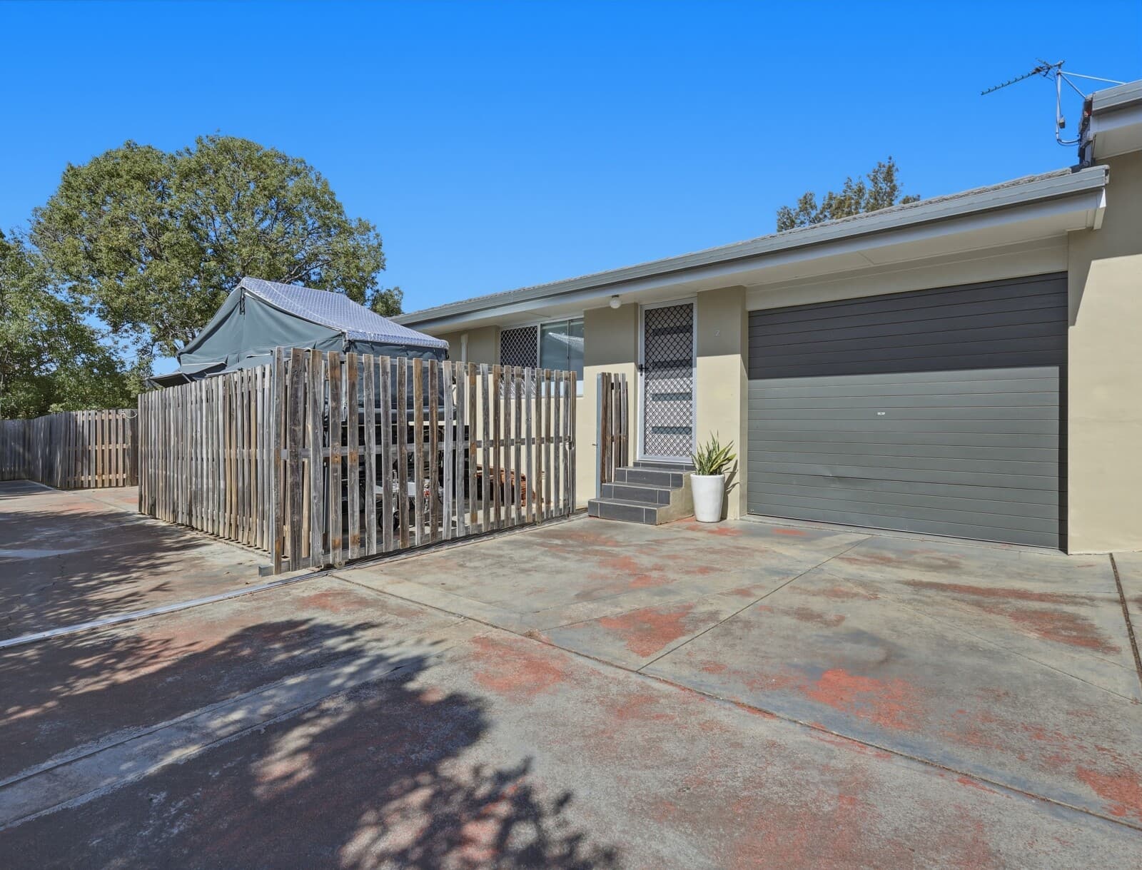 2/22 Whichello Street Newtown QLD 4350, Newtown - Thumbnail 2