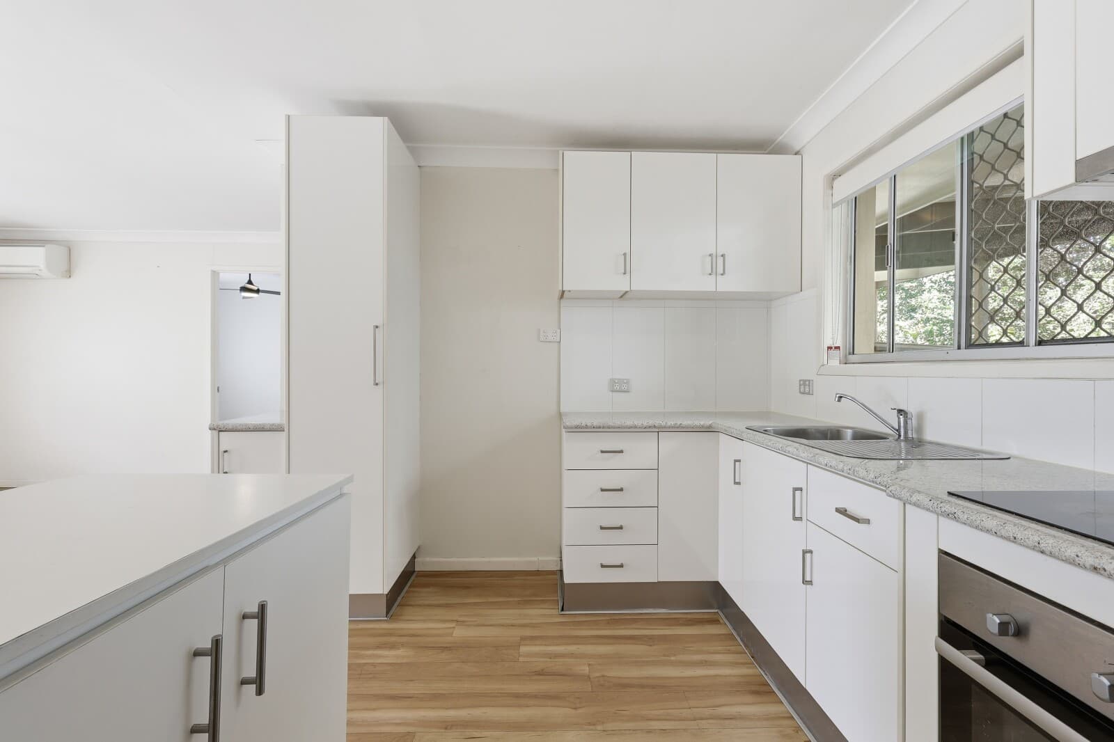 2/22 Whichello Street Newtown QLD 4350, Newtown - Thumbnail 6