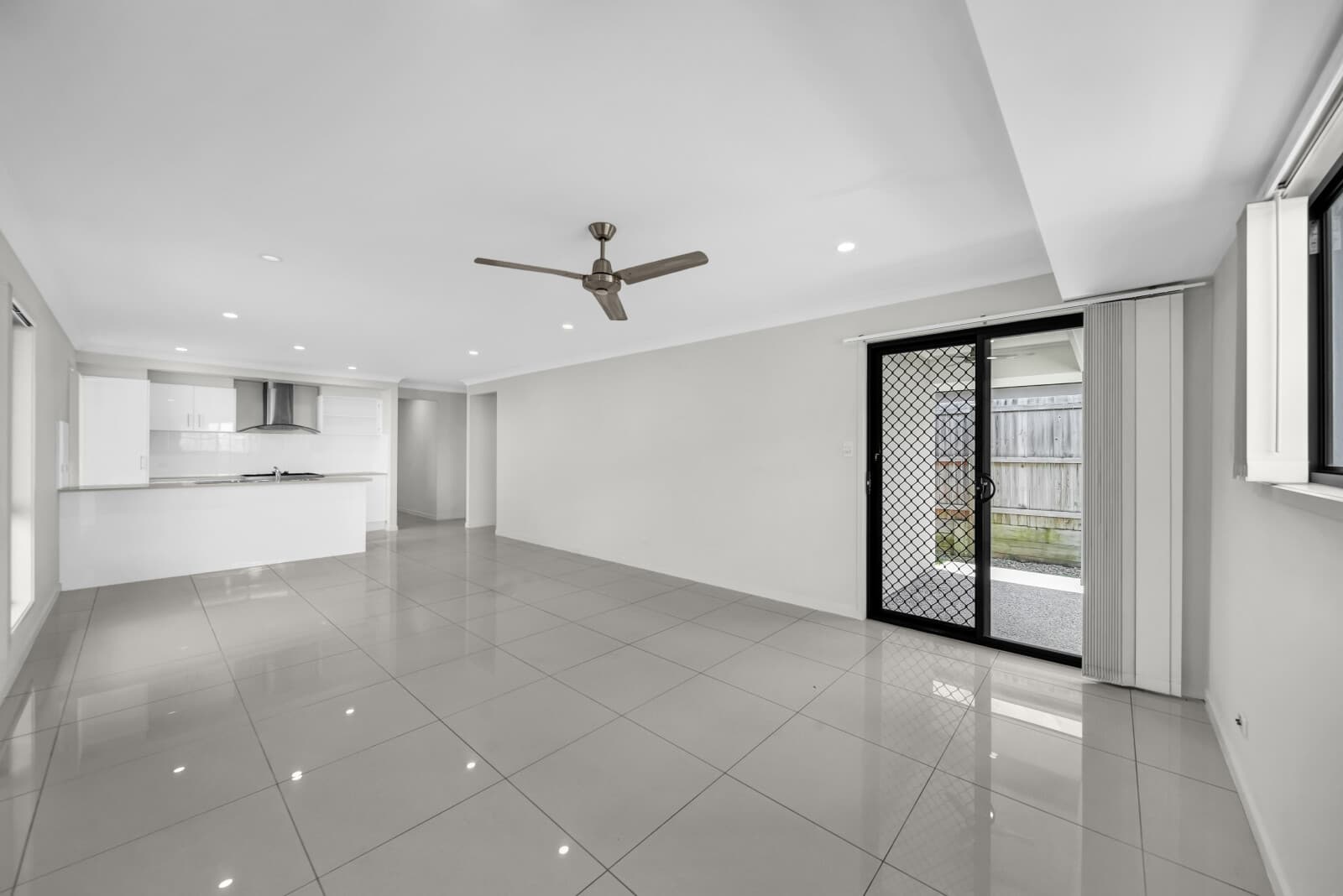 60 Pepper Tree Drive Holmview QLD 4207, Holmview - Thumbnail 3