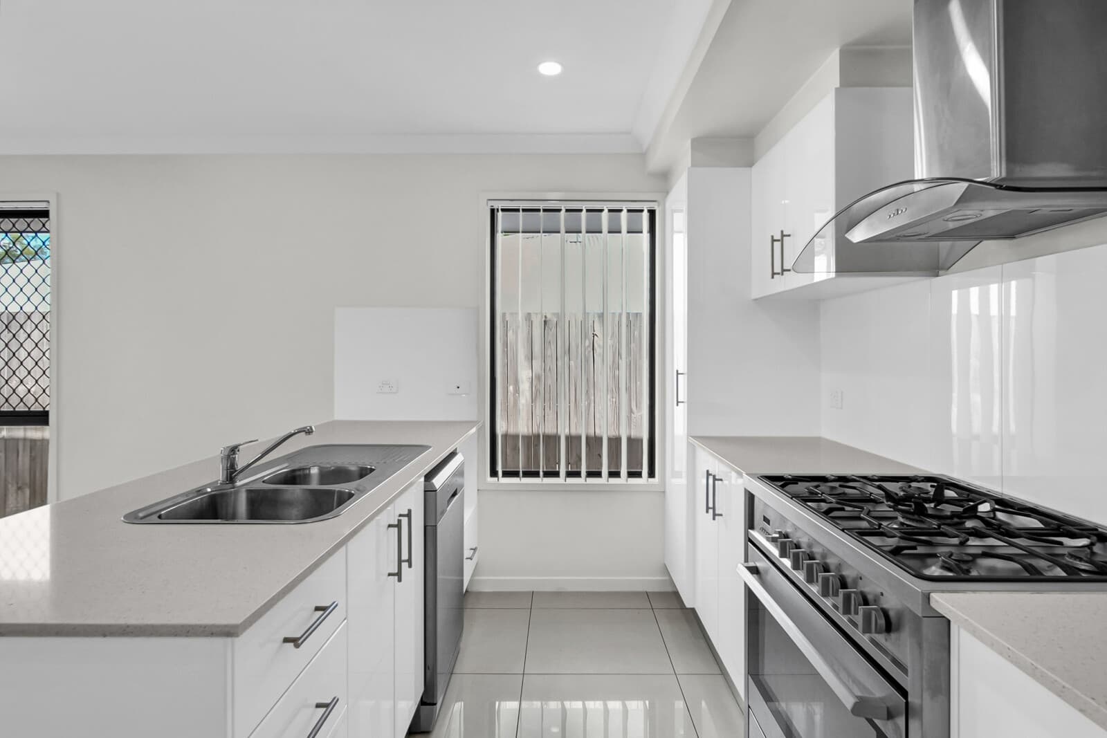 60 Pepper Tree Drive Holmview QLD 4207, Holmview - Thumbnail 4