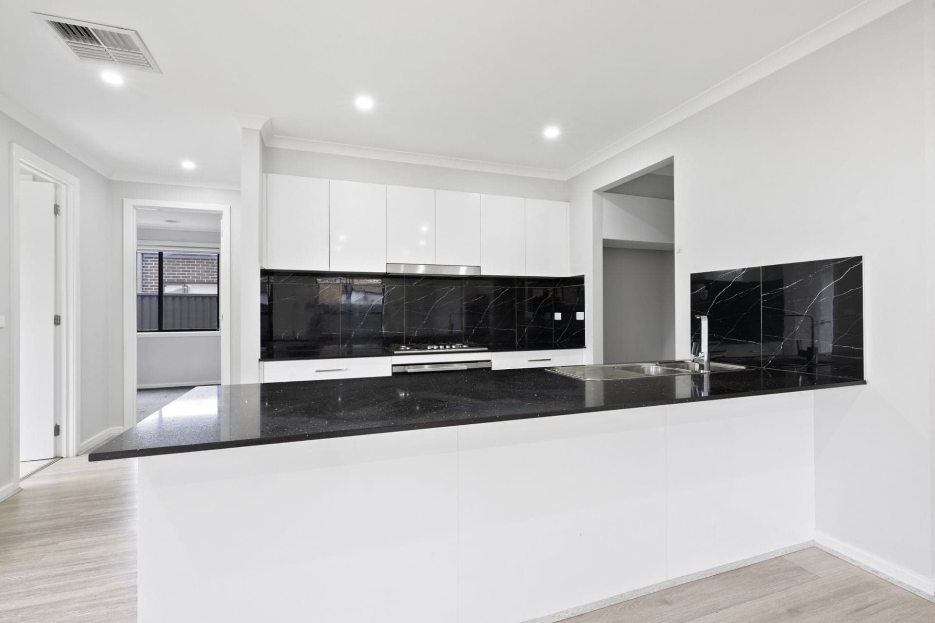 10 Martland Street, Lucas, Lucas - Thumbnail 5