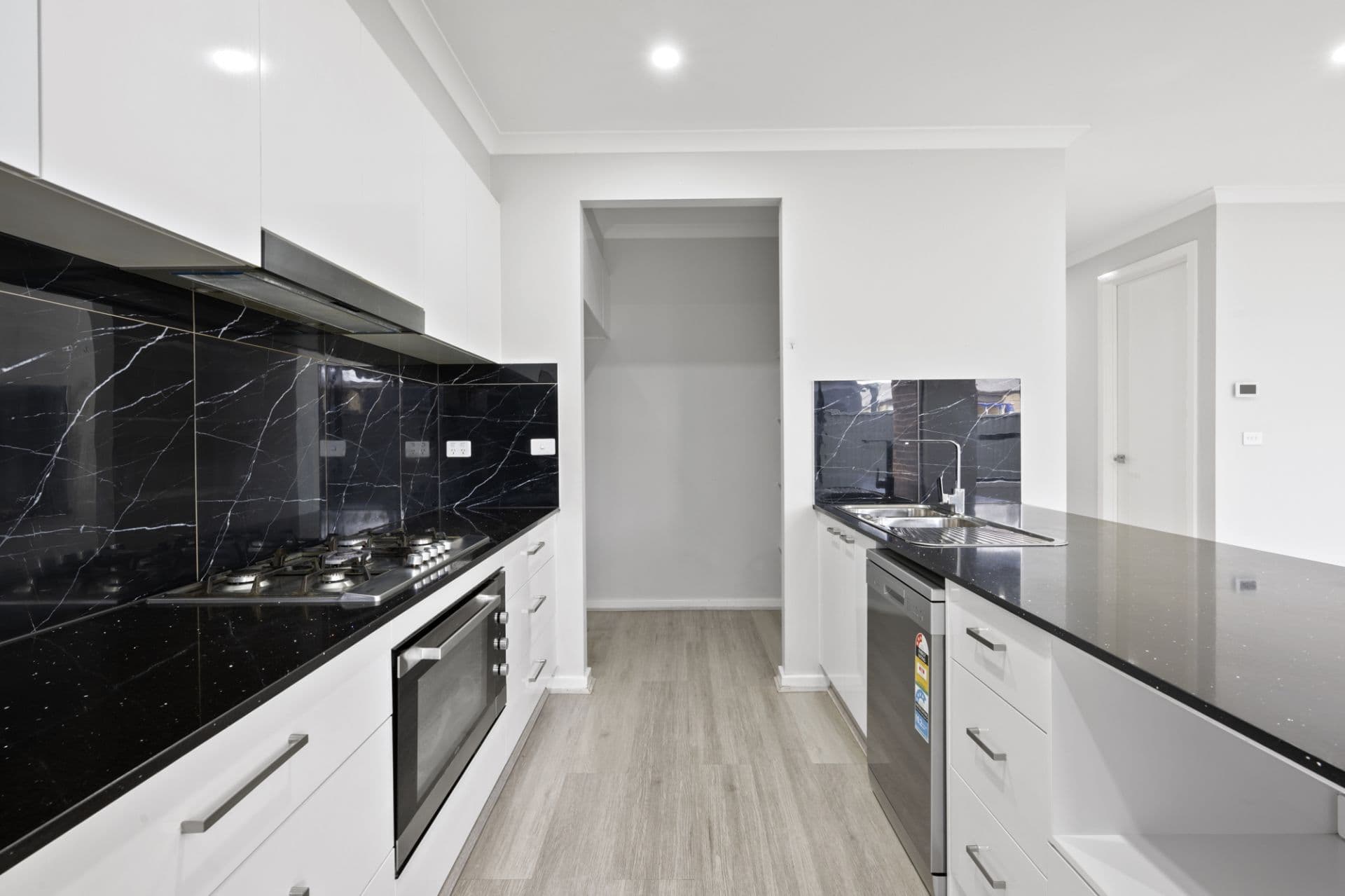 10 Martland Street, Lucas, Lucas - Thumbnail 6