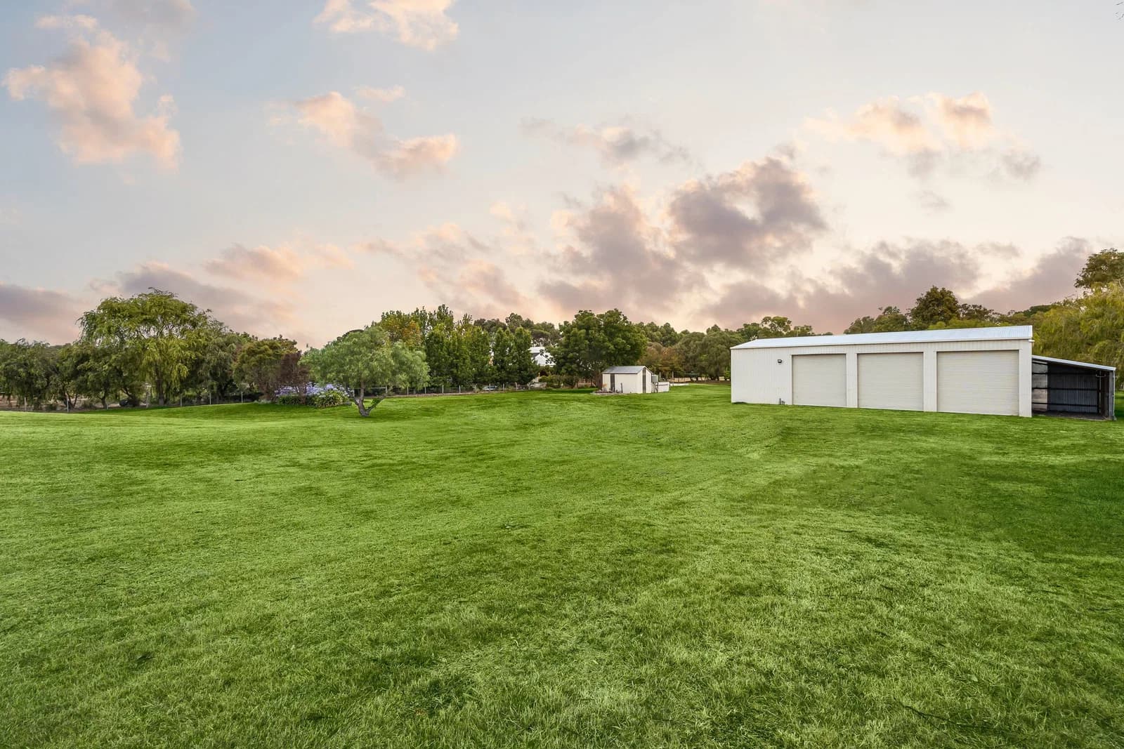 25 Homestead Avenue, Wallington - Thumbnail 2