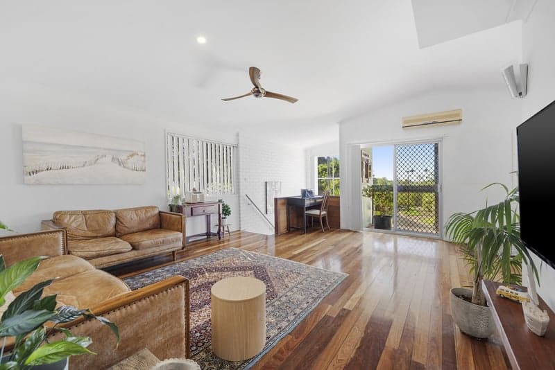 6 Seagull Avenue, Aroona - Thumbnail 2