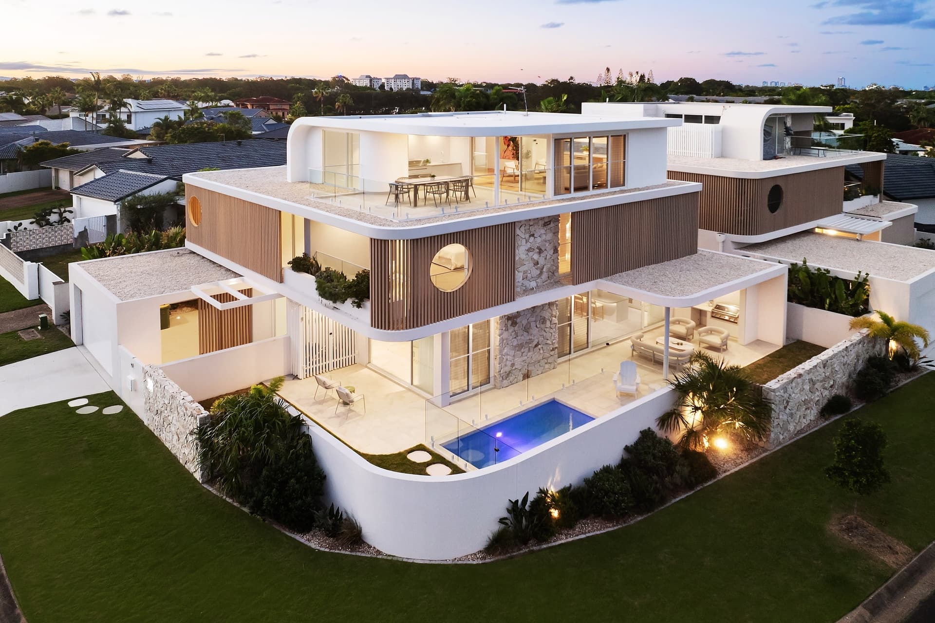 38 Cayman  Drive, Clear Island Waters, QLD, 4226, Clear Island Waters - Thumbnail 2