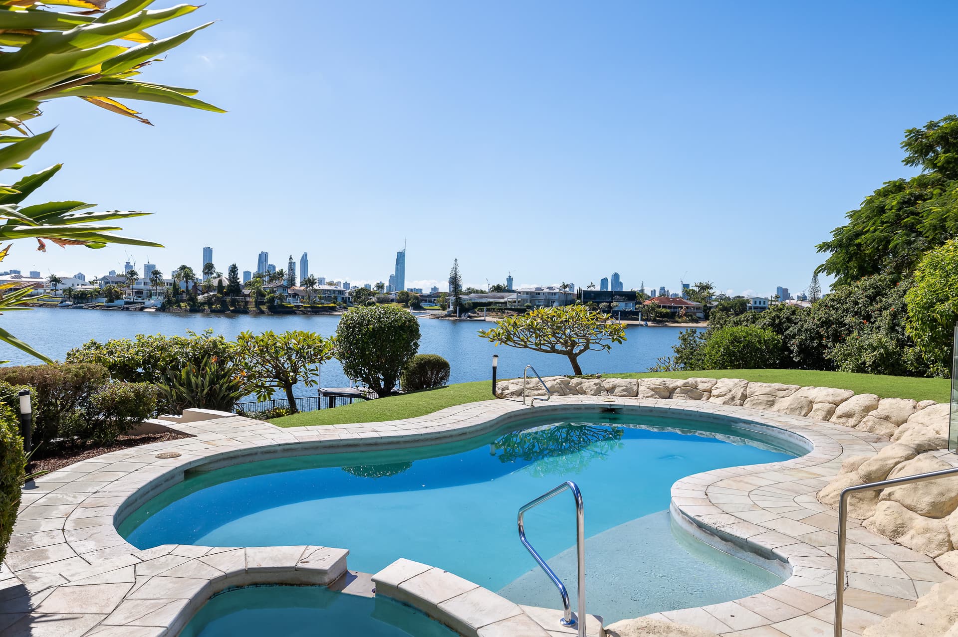 33 Blair Athol Crescent, Sorrento, QLD, 4217, Sorrento - Thumbnail 2